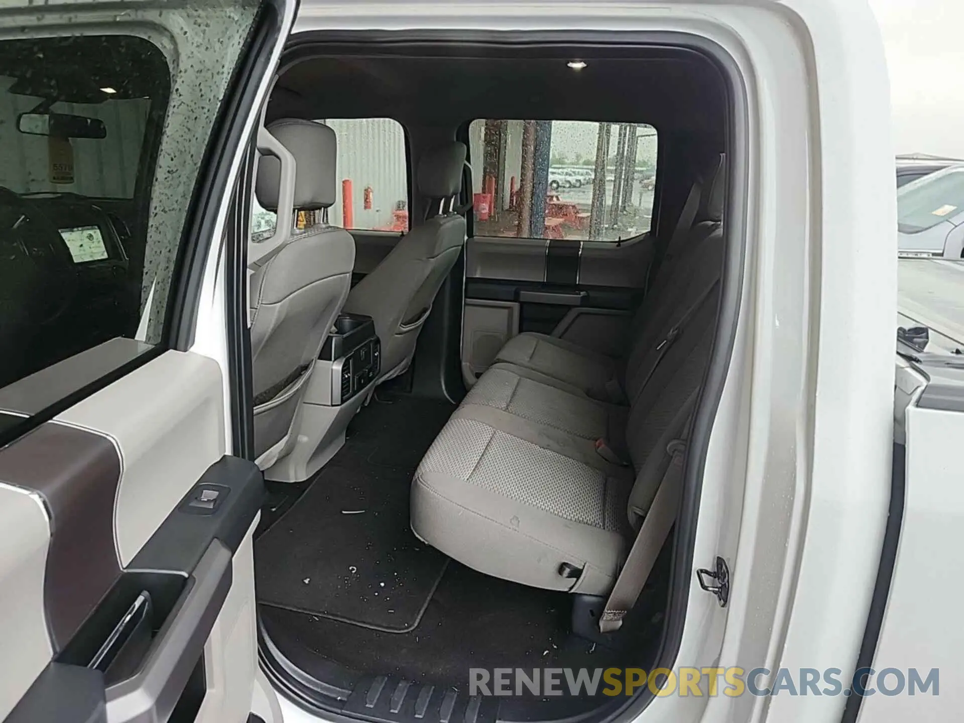 19 Photograph of a damaged car 1FTFW1E54KKC92441 FORD F-150 2019