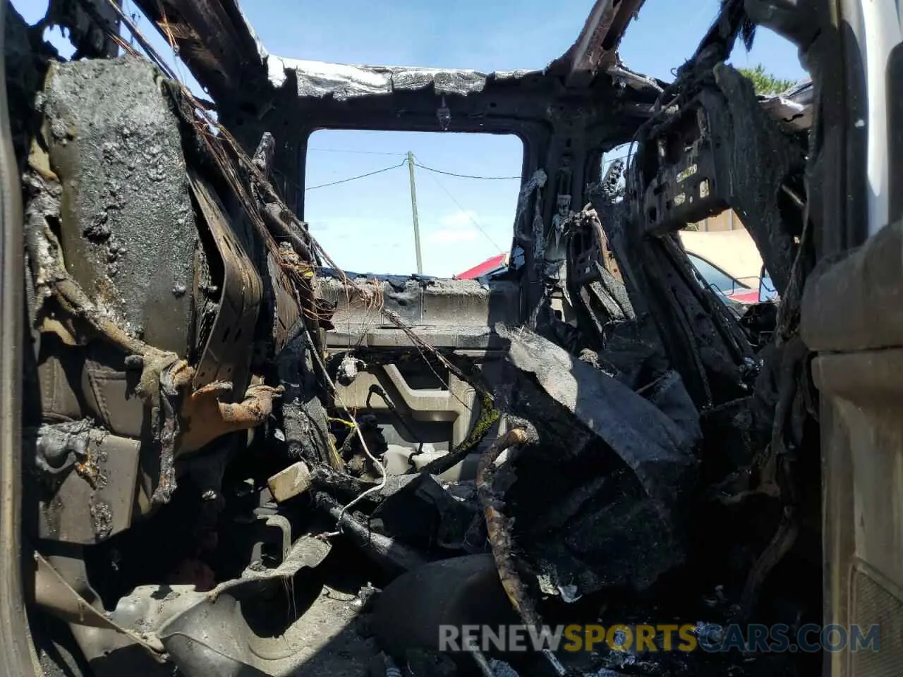 10 Photograph of a damaged car 1FTFW1E55KKD08968 FORD F-150 2019