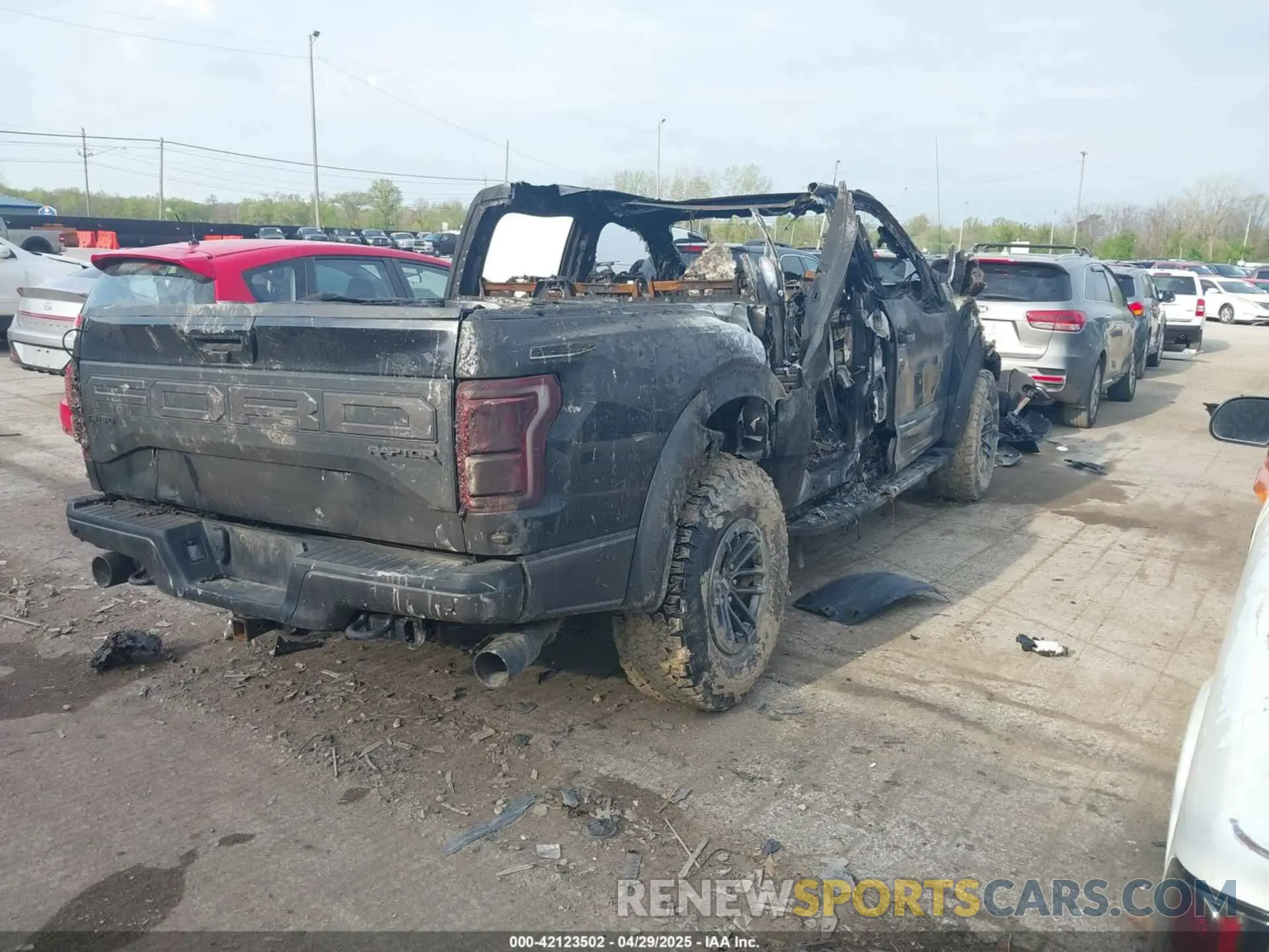 4 Photograph of a damaged car 1FTFW1RG0KFC81344 FORD F-150 2019