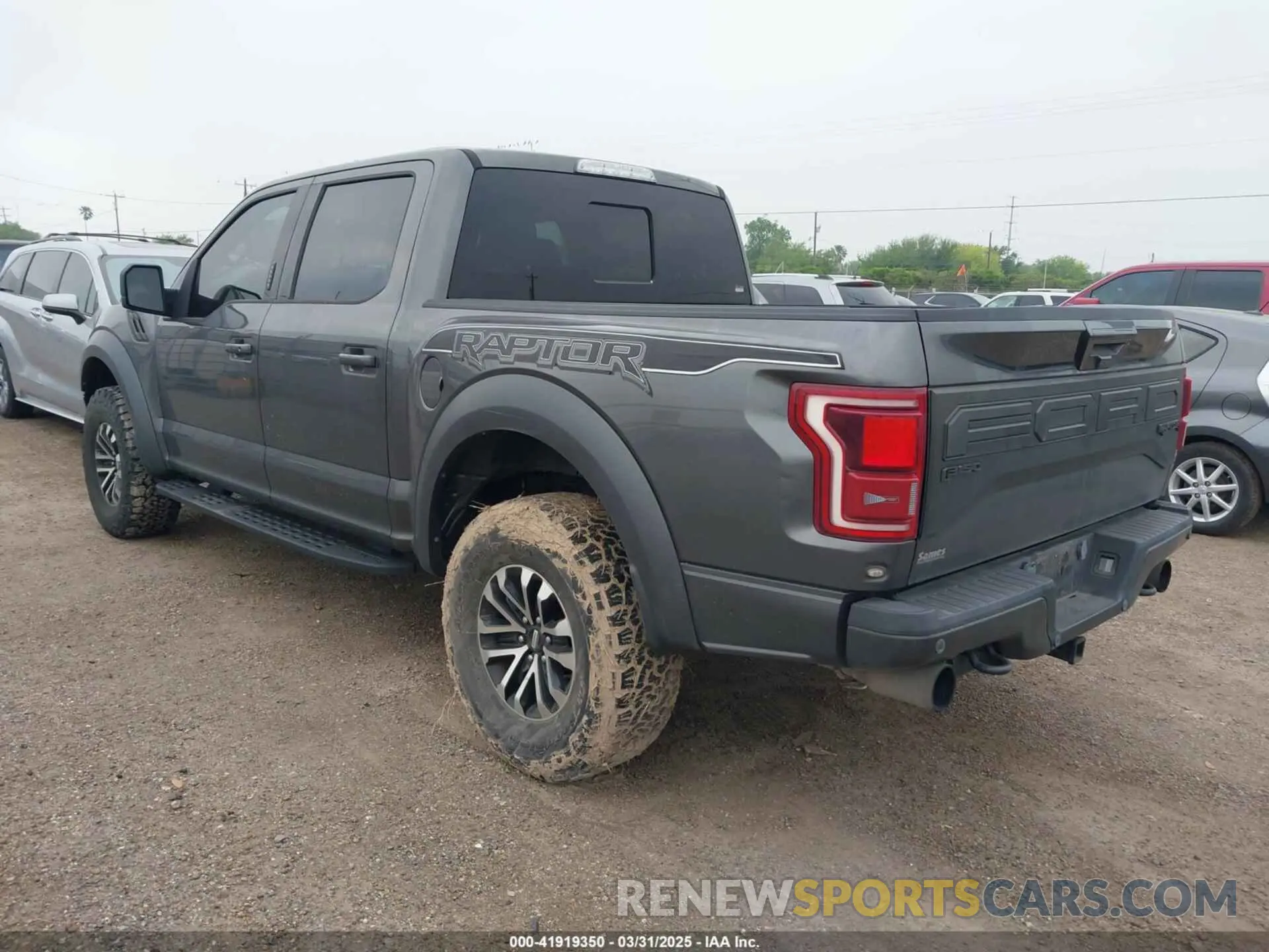 3 Фотография поврежденного автомобиля 1FTFW1RG1KFB68373 FORD F-150 2019