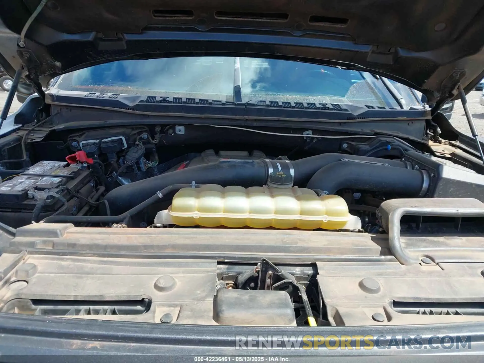 10 Photograph of a damaged car 1FTFW1RG5KFB36462 FORD F-150 2019