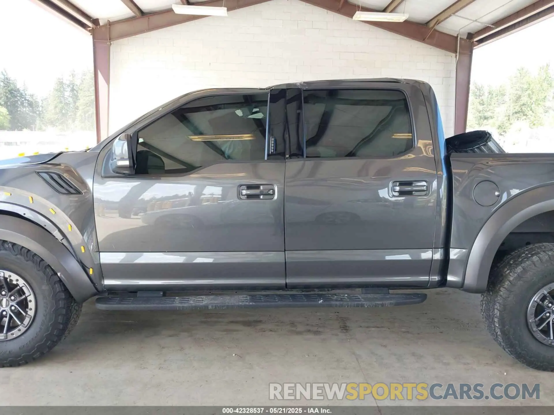 14 Photograph of a damaged car 1FTFW1RG5KFC70999 FORD F-150 2019