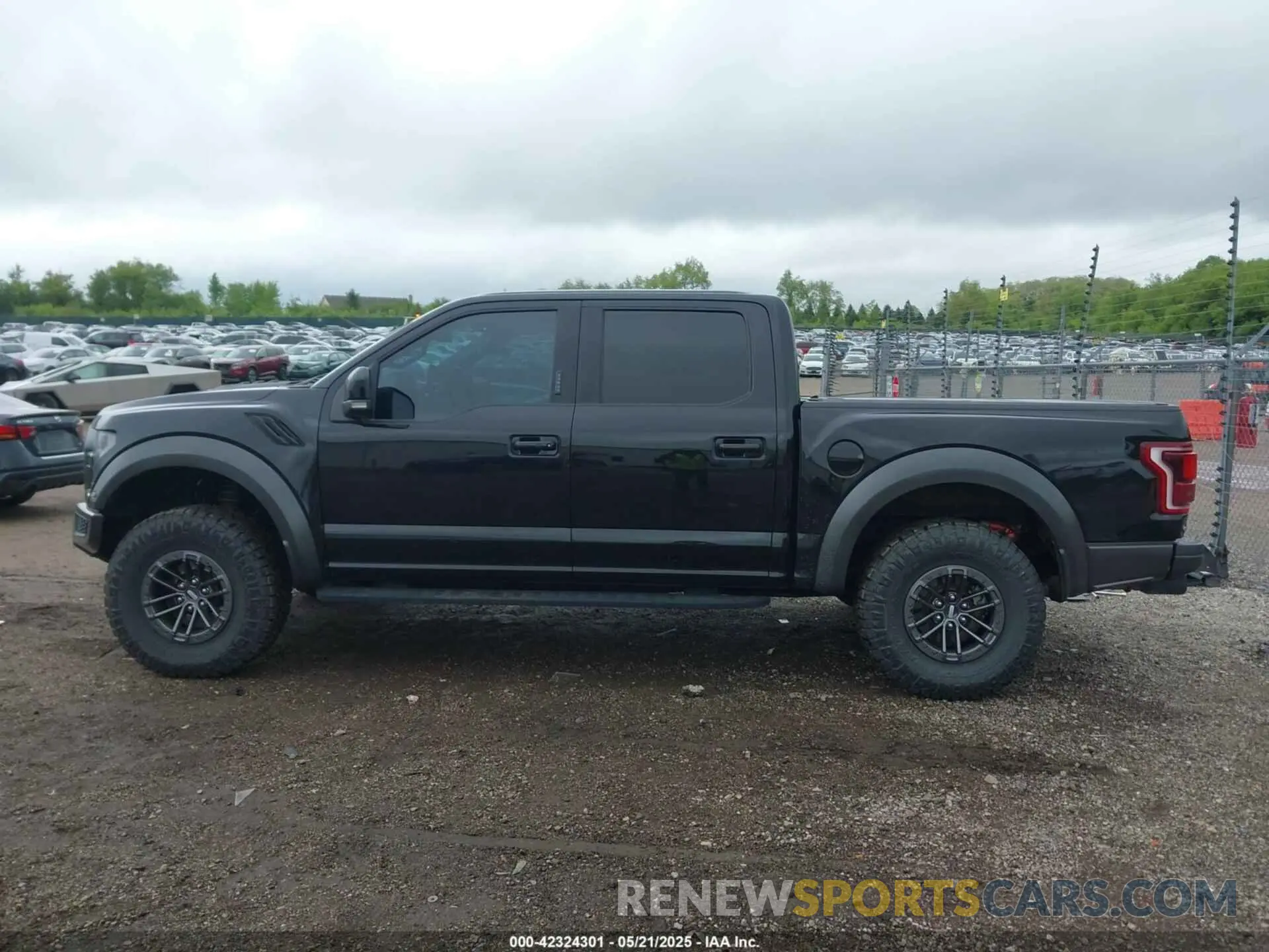 15 Photograph of a damaged car 1FTFW1RG8KFD42729 FORD F-150 2019