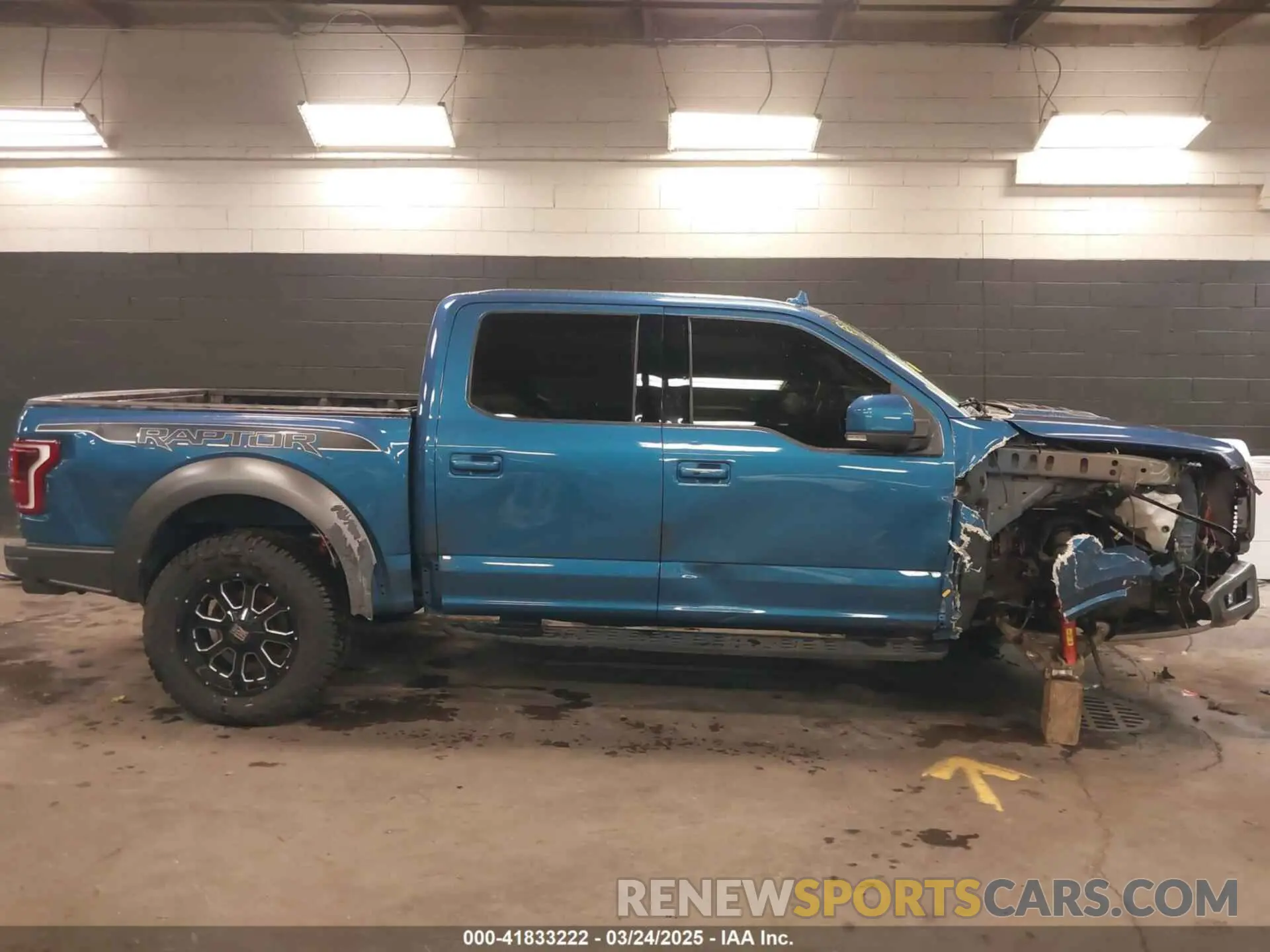 14 Photograph of a damaged car 1FTFW1RG9KFA40236 FORD F-150 2019