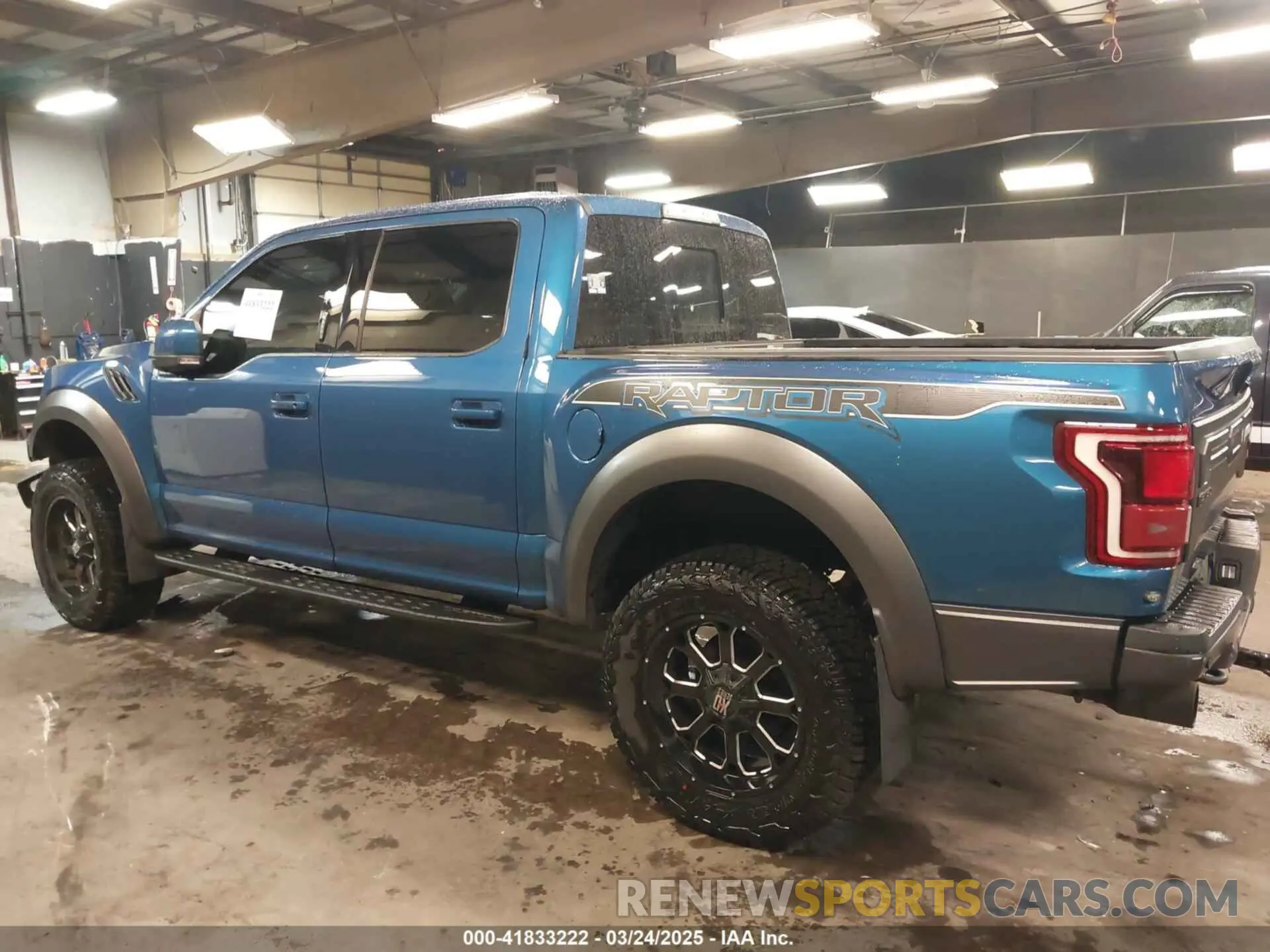 15 Photograph of a damaged car 1FTFW1RG9KFA40236 FORD F-150 2019