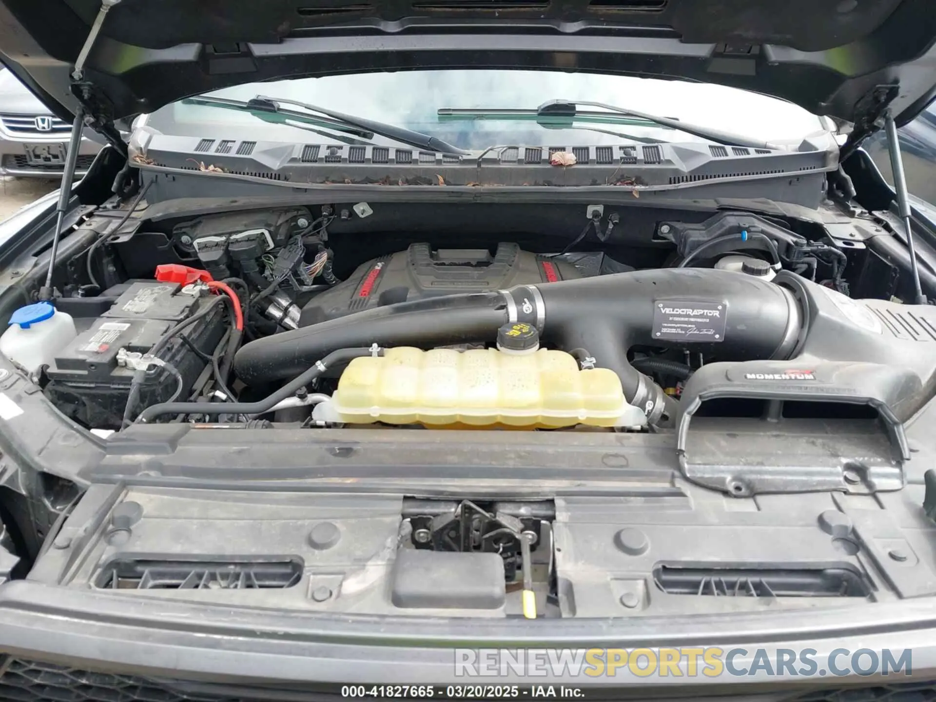 10 Photograph of a damaged car 1FTFW1RG9KFD00375 FORD F-150 2019