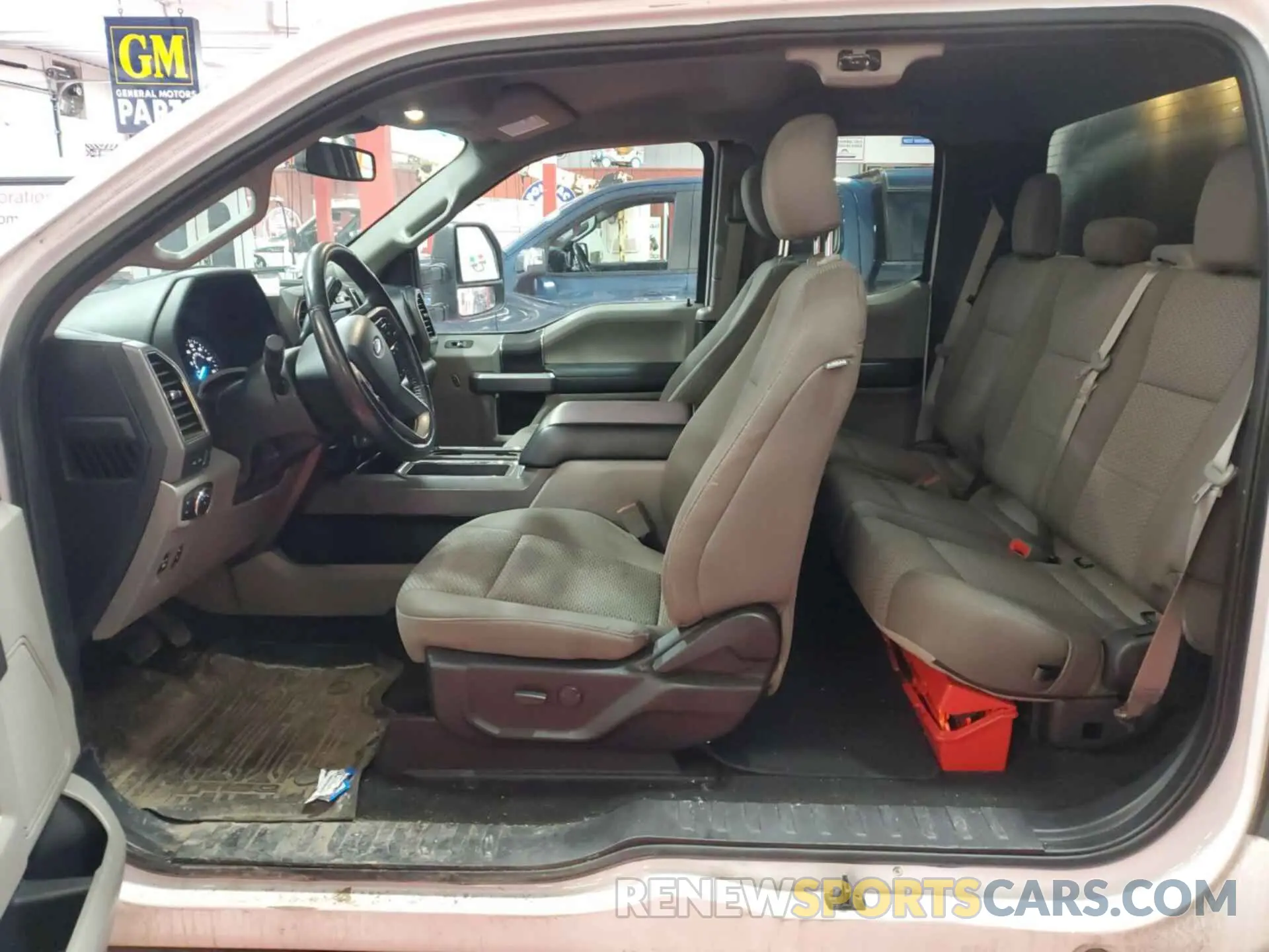 15 Photograph of a damaged car 1FTFX1E43KKE41443 FORD F-150 2019