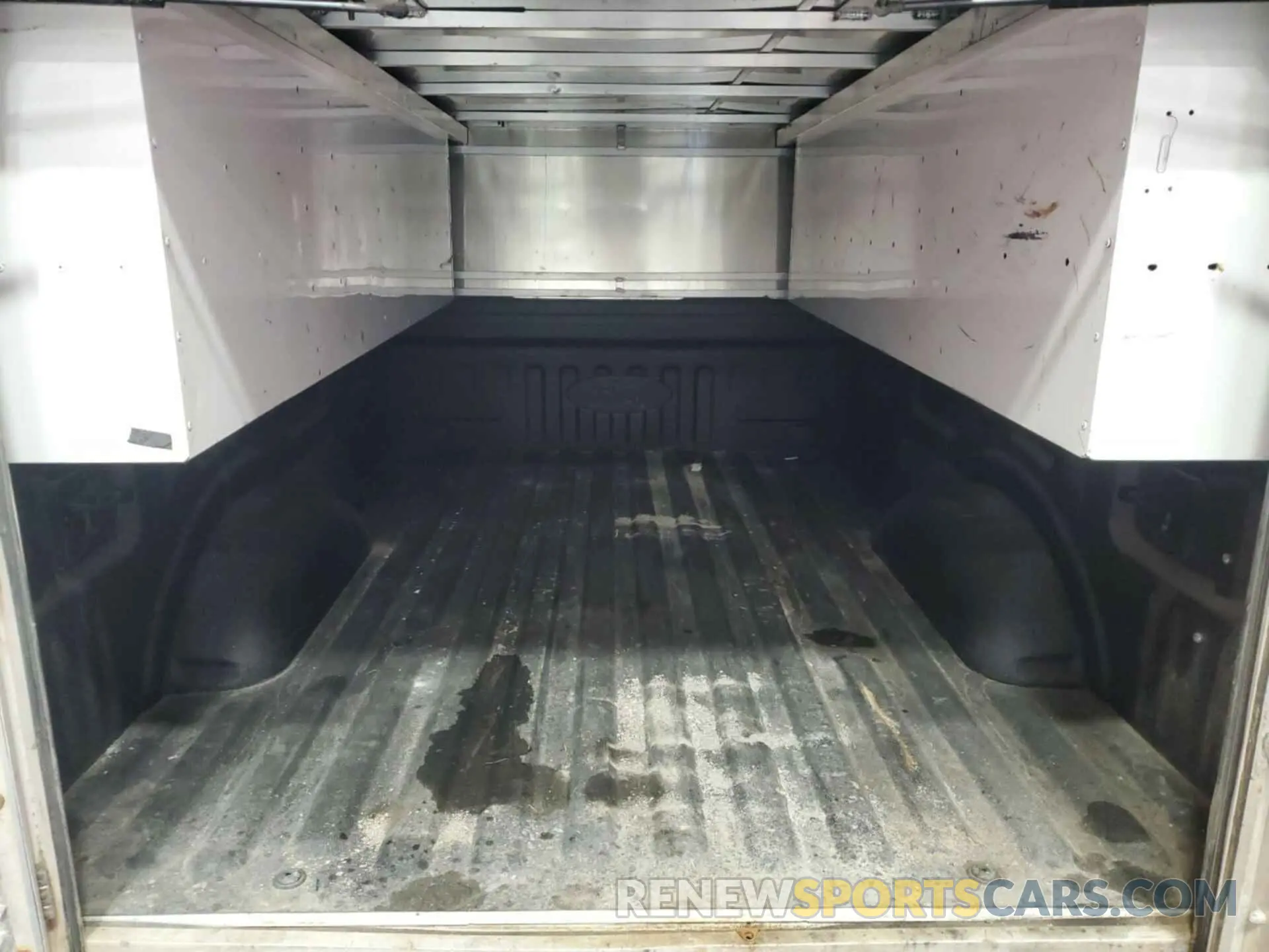 8 Photograph of a damaged car 1FTFX1E43KKE41443 FORD F-150 2019