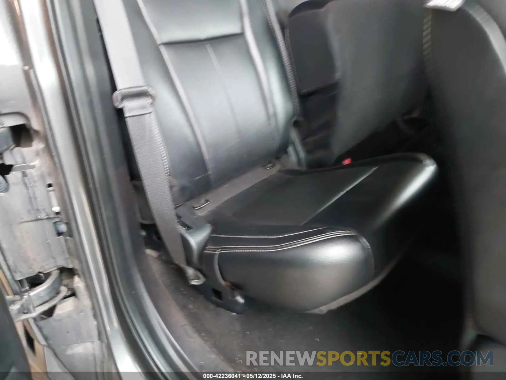 8 Photograph of a damaged car 1FTFX1E45KKD62811 FORD F-150 2019