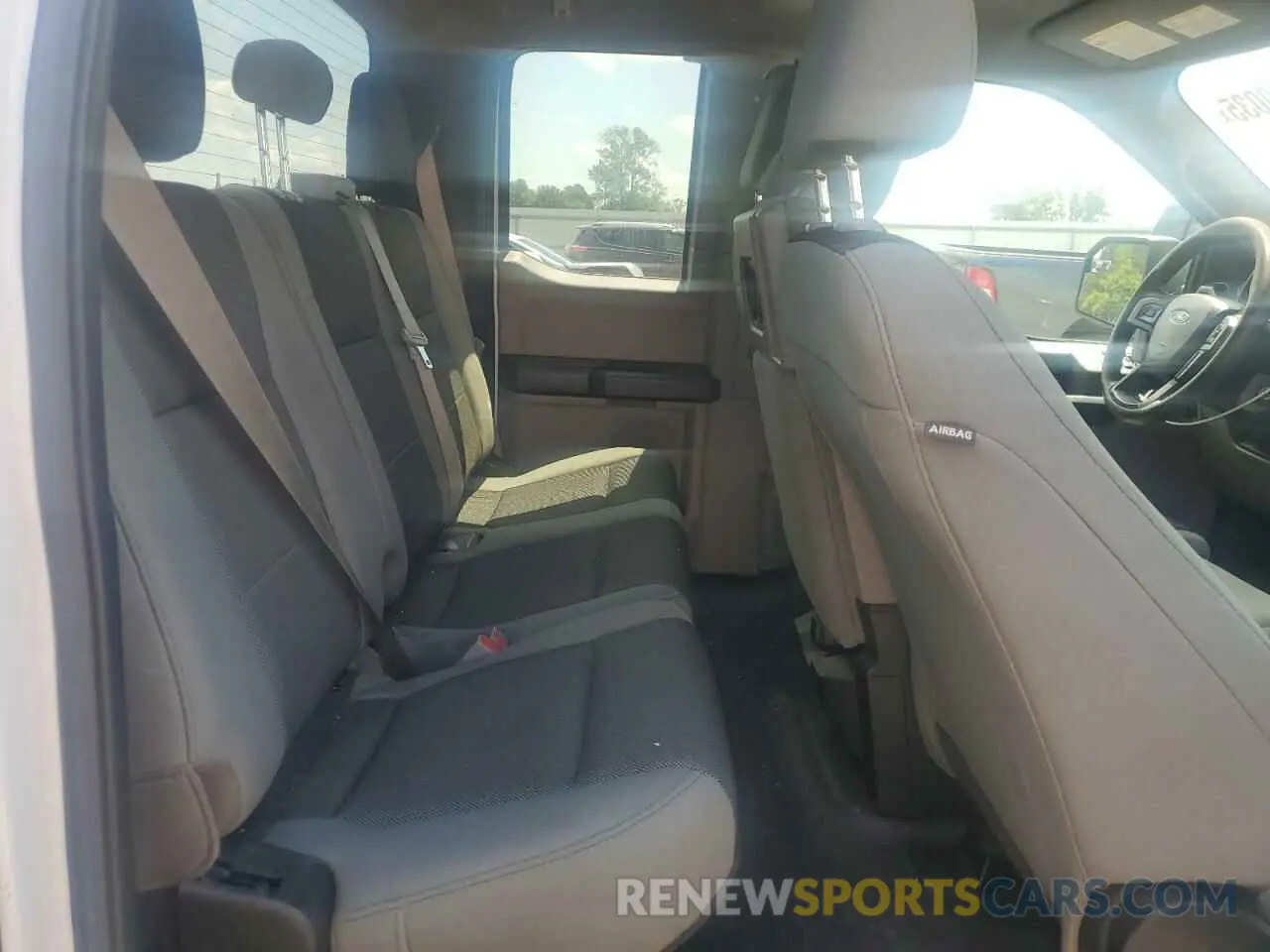 10 Photograph of a damaged car 1FTFX1E50KKE84713 FORD F-150 2019