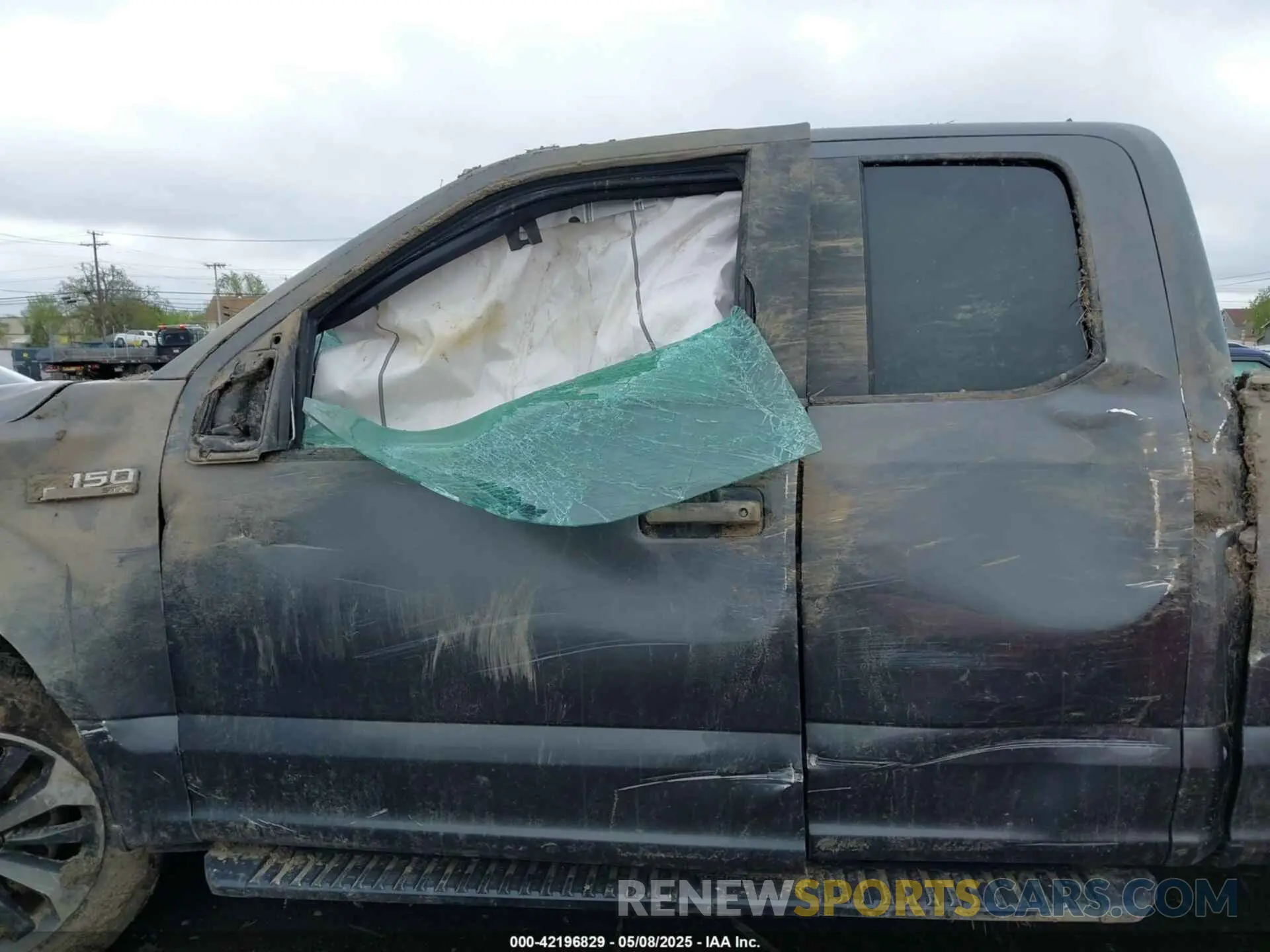 14 Photograph of a damaged car 1FTFX1E52KKE30877 FORD F-150 2019