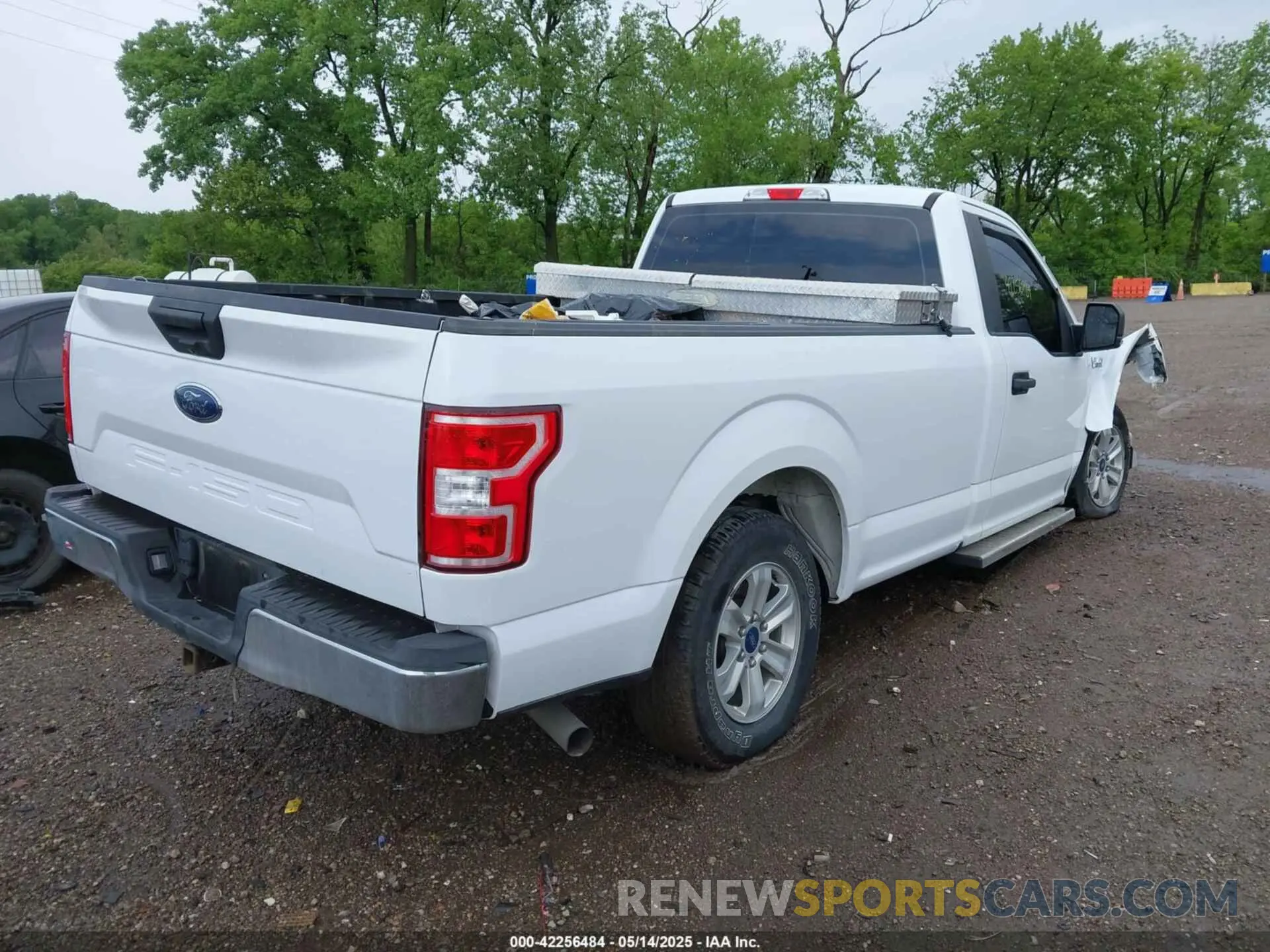 4 Фотография поврежденного автомобиля 1FTMF1C52KKD08601 FORD F-150 2019