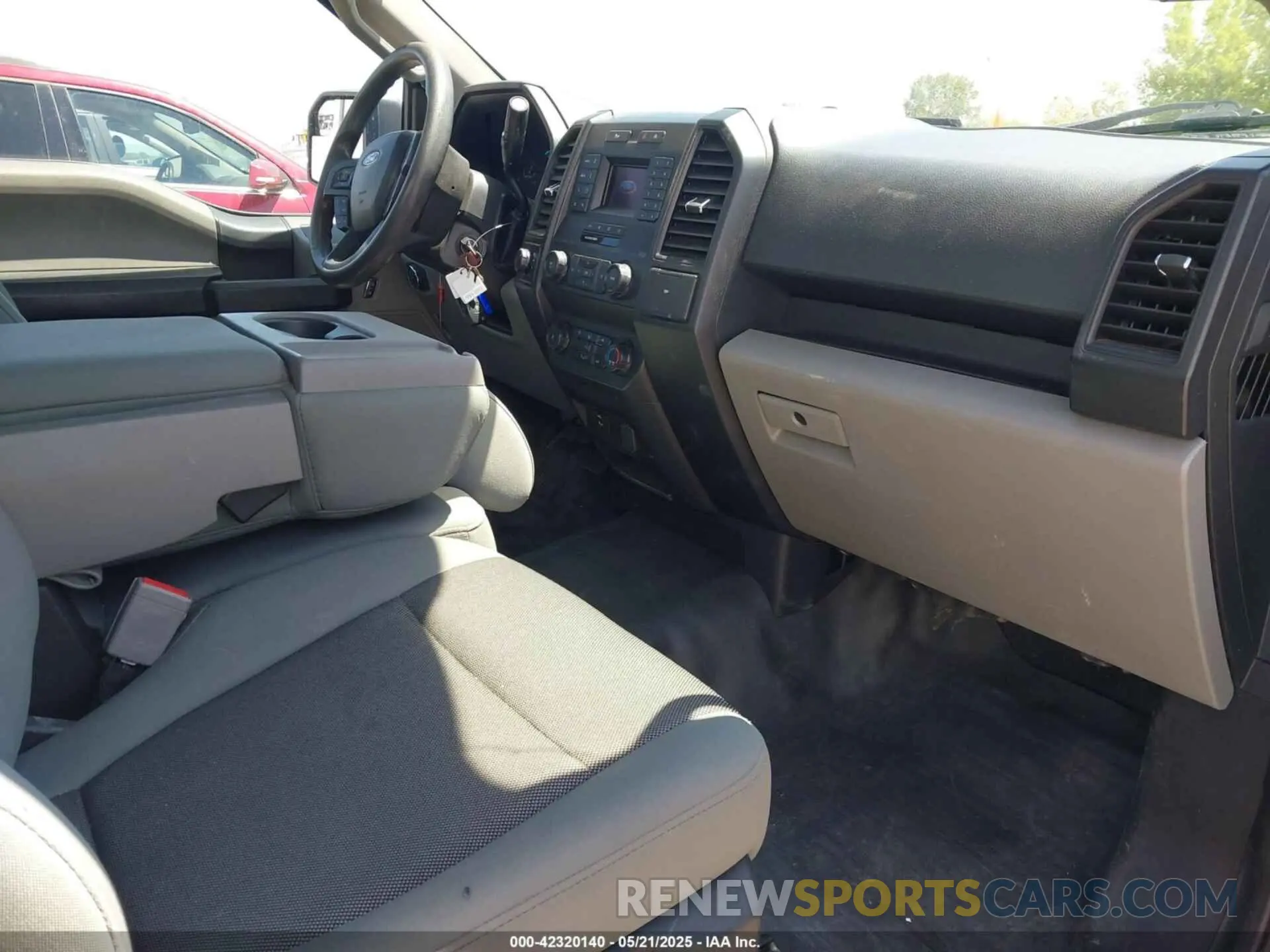 5 Фотография поврежденного автомобиля 1FTMF1EB1KKF02684 FORD F-150 2019