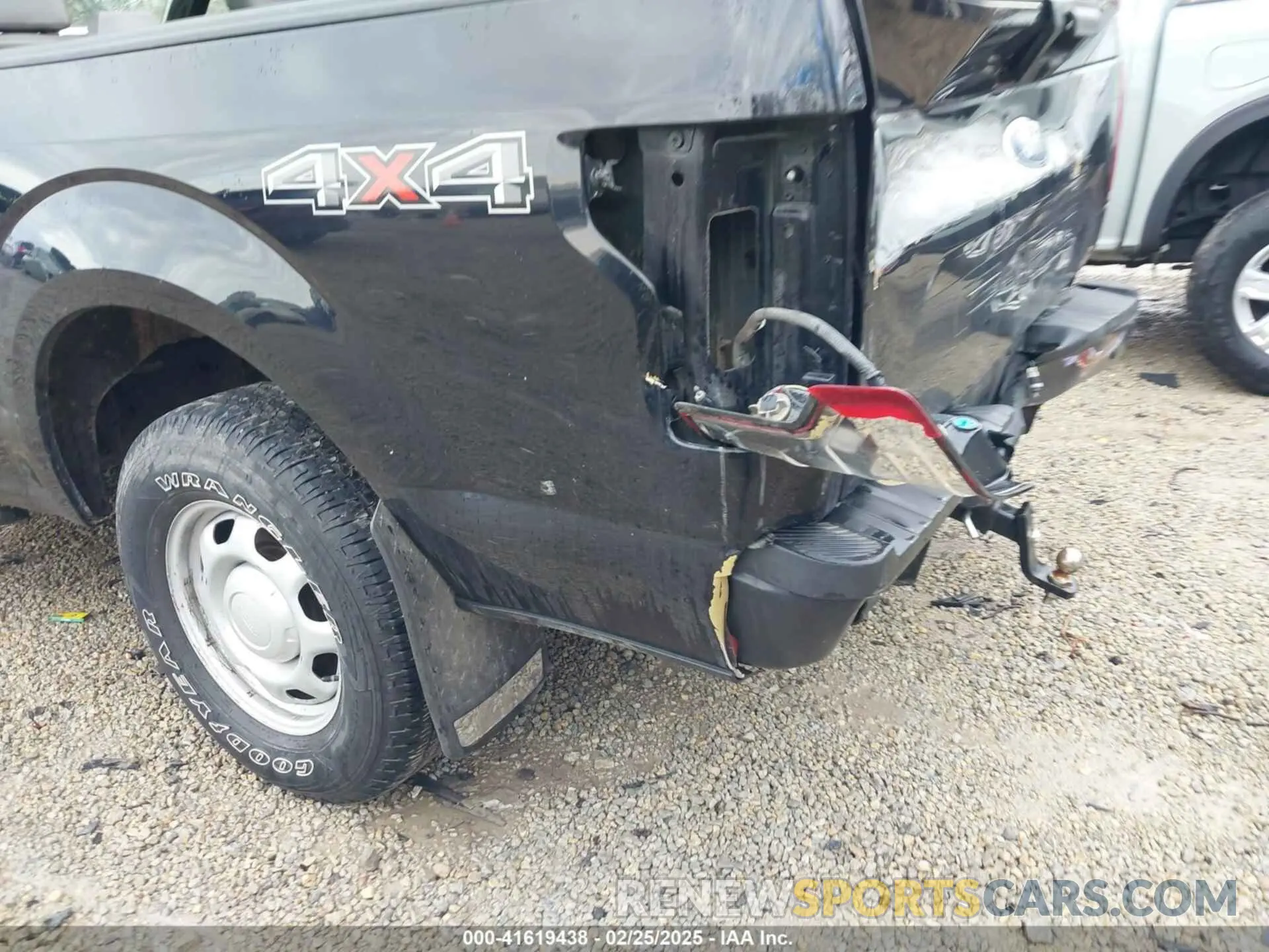 18 Photograph of a damaged car 1FTMF1EB6KKE16402 FORD F-150 2019
