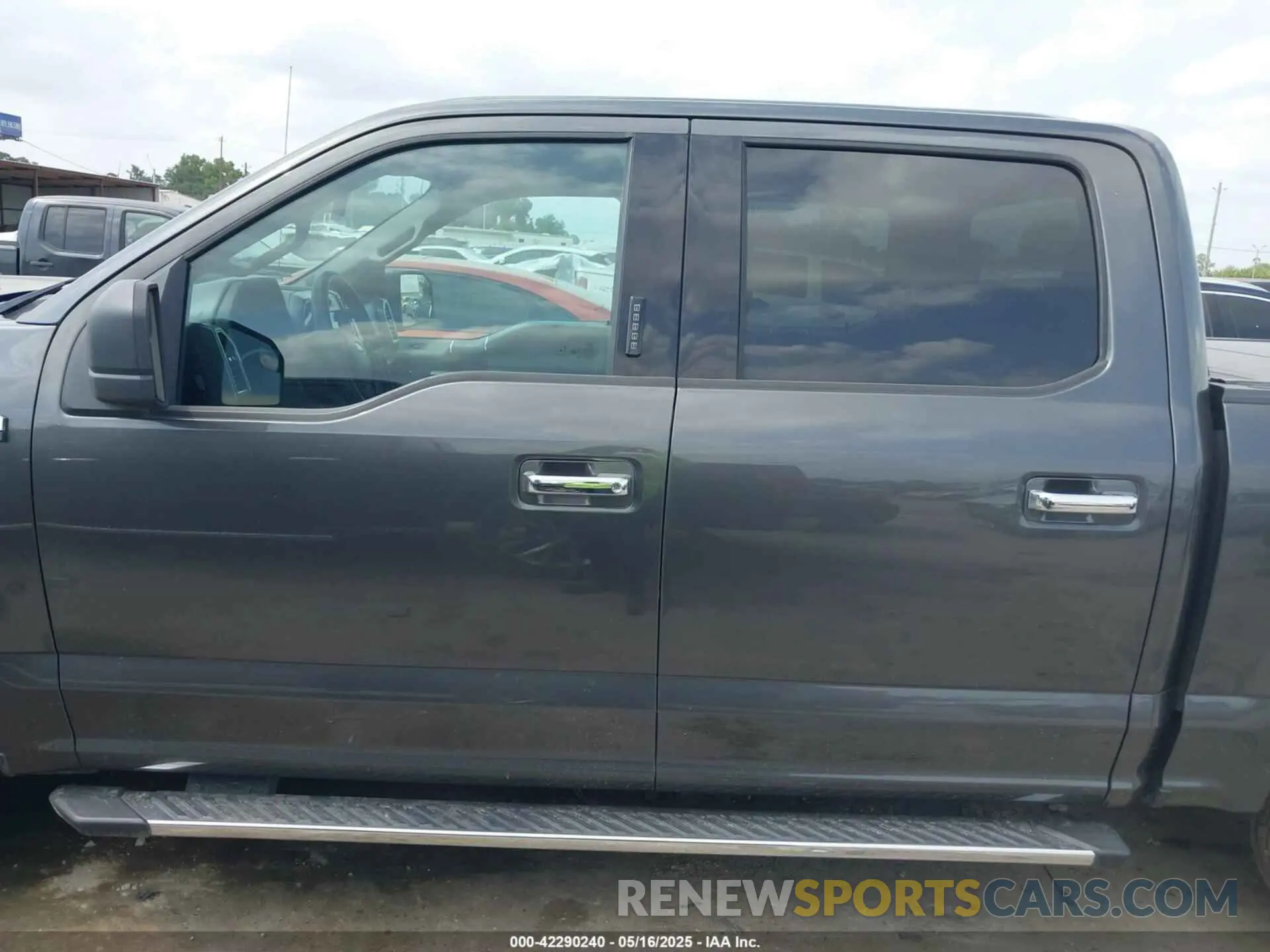 14 Photograph of a damaged car 1FTEW1C50LKF57470 FORD F-150 2020