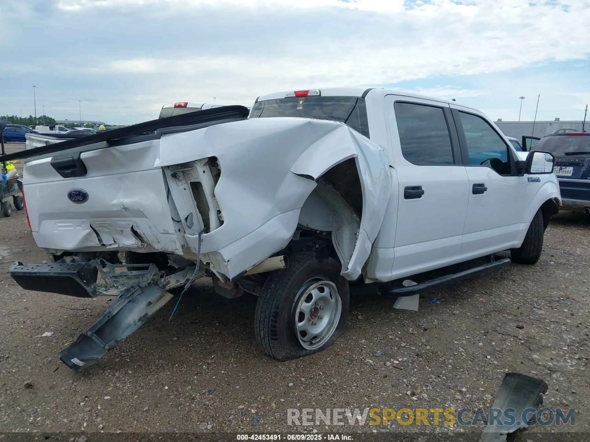 4 Фотография поврежденного автомобиля 1FTEW1C51LKE08906 FORD F-150 2020