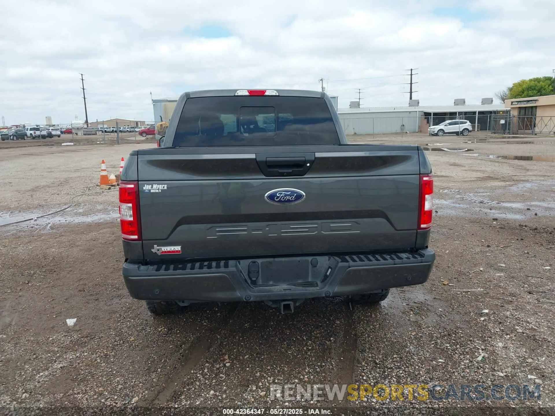 17 Photograph of a damaged car 1FTEW1C56LKF53682 FORD F-150 2020