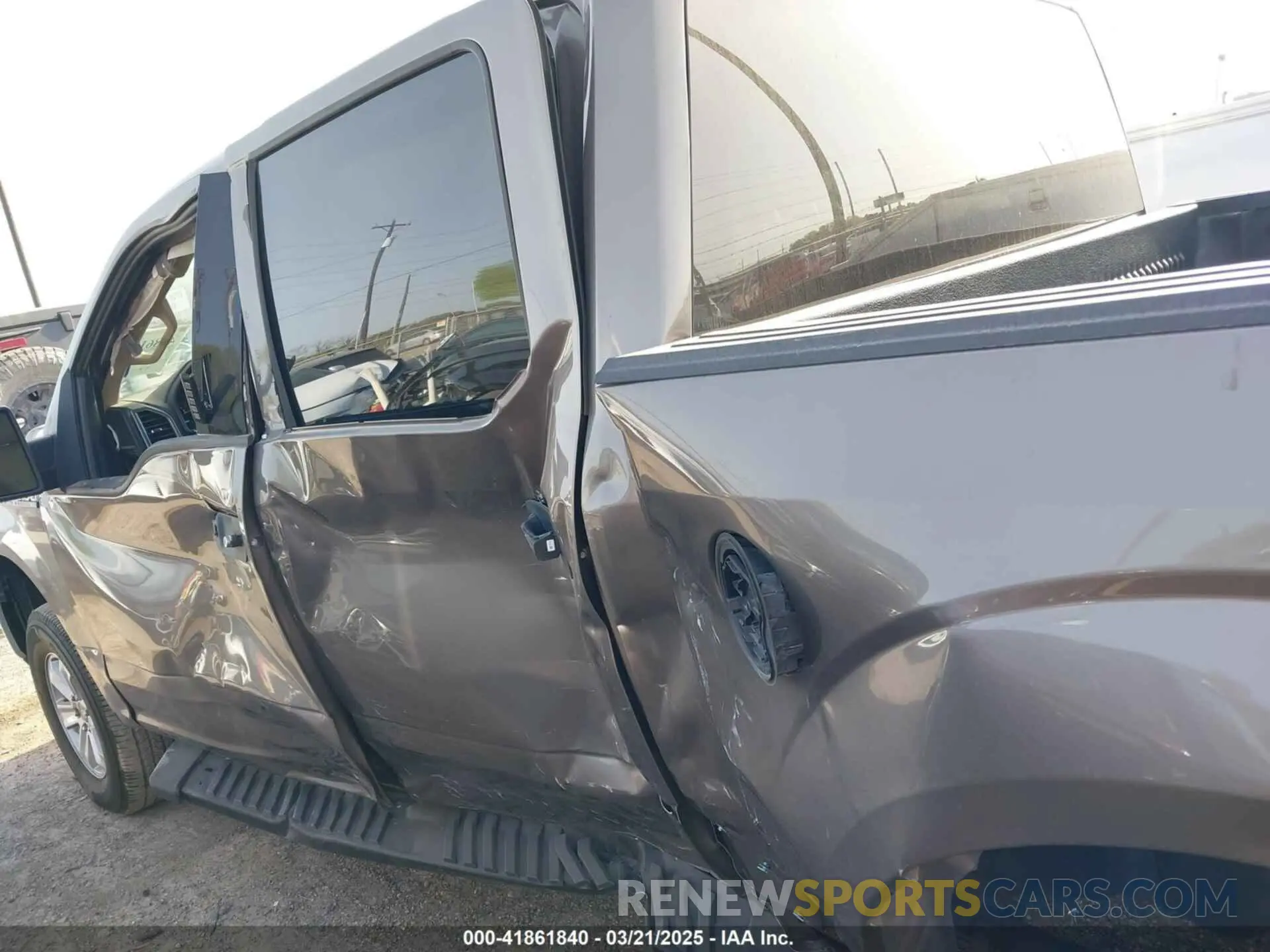 19 Photograph of a damaged car 1FTEW1CP2LFB20385 FORD F-150 2020