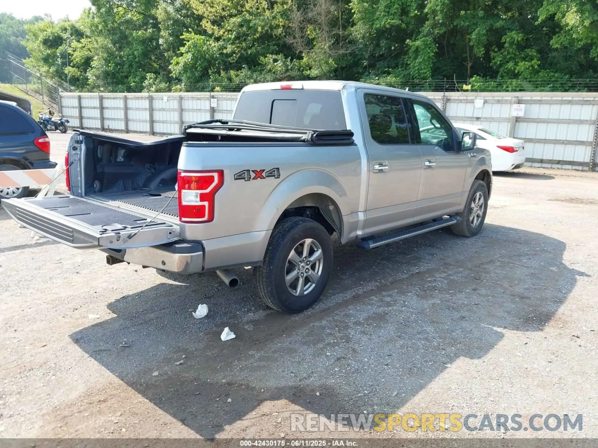 4 Фотография поврежденного автомобиля 1FTEW1E40LFB81155 FORD F-150 2020