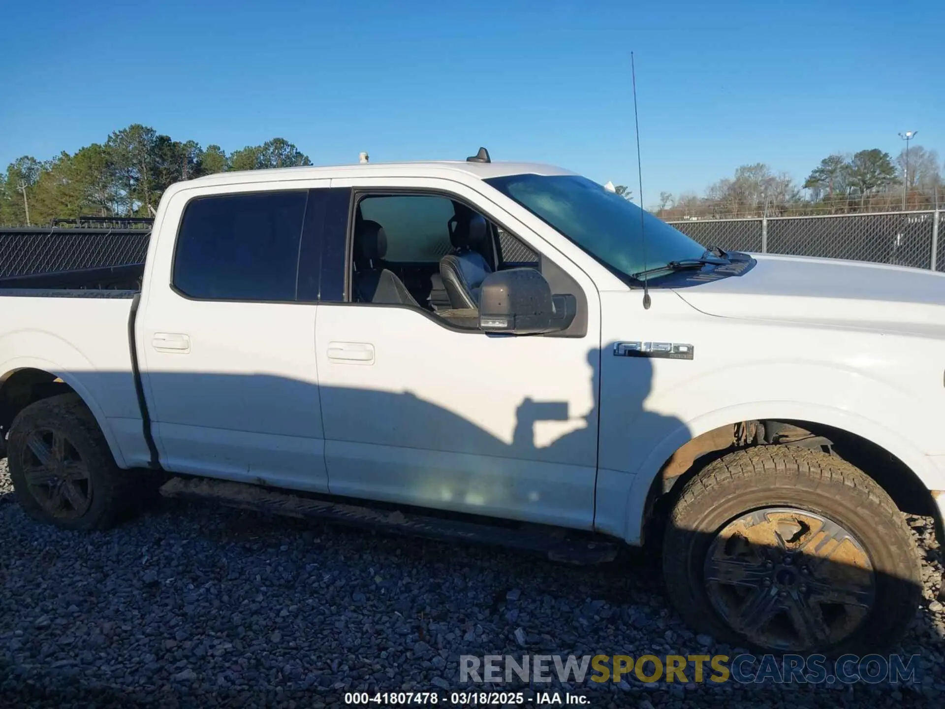 13 Фотография поврежденного автомобиля 1FTEW1E44LFB32668 FORD F-150 2020