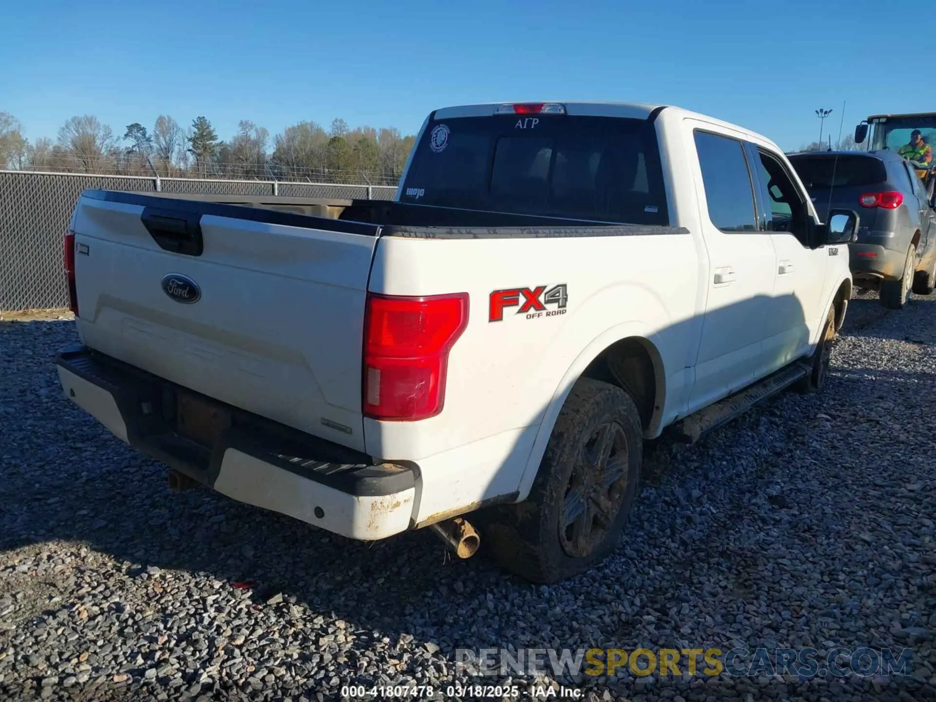 4 Фотография поврежденного автомобиля 1FTEW1E44LFB32668 FORD F-150 2020