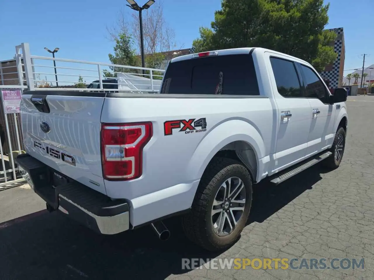 4 Фотография поврежденного автомобиля 1FTEW1E45LKF54195 FORD F-150 2020