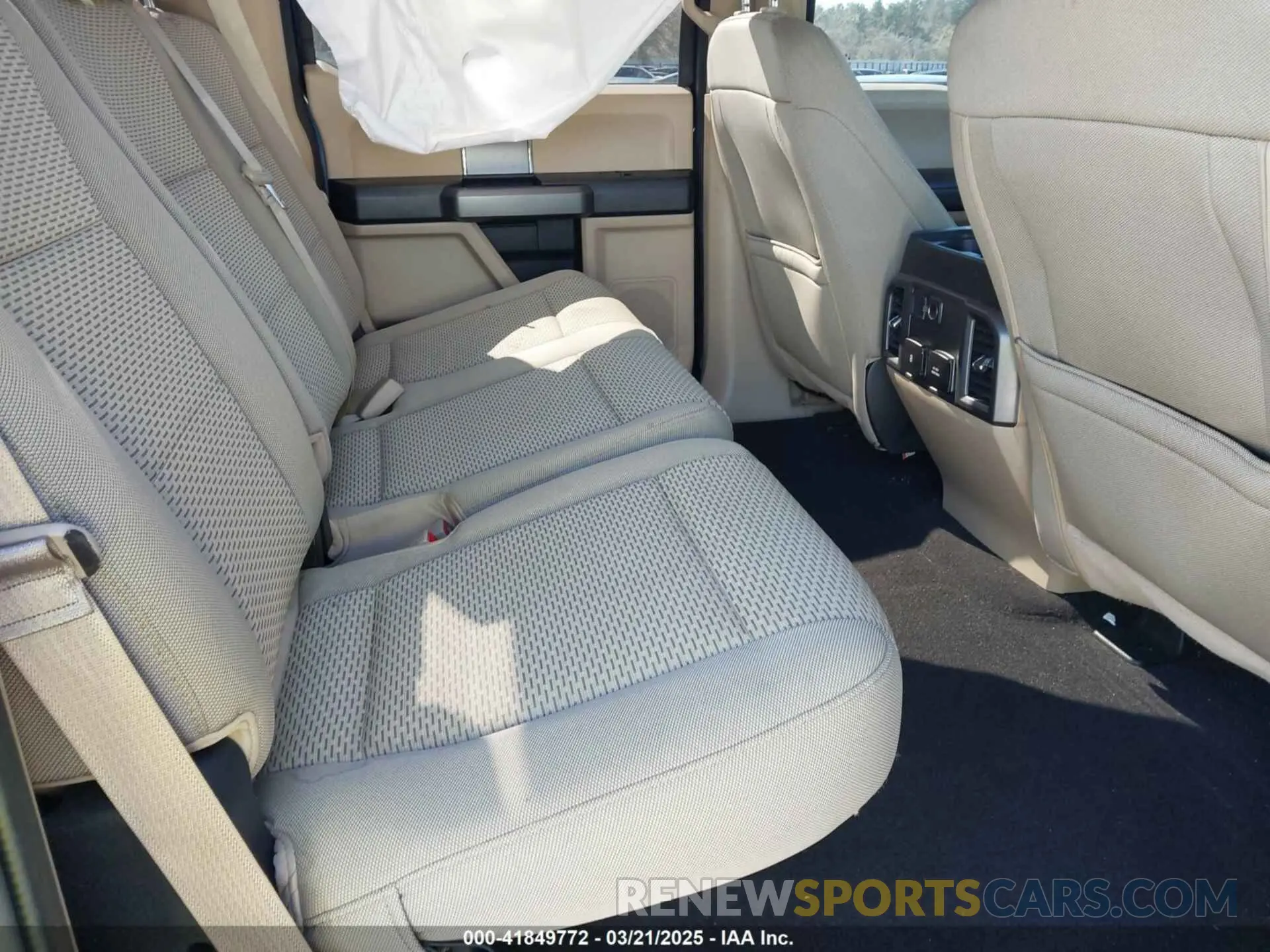 8 Фотография поврежденного автомобиля 1FTEW1E47LKF33607 FORD F-150 2020