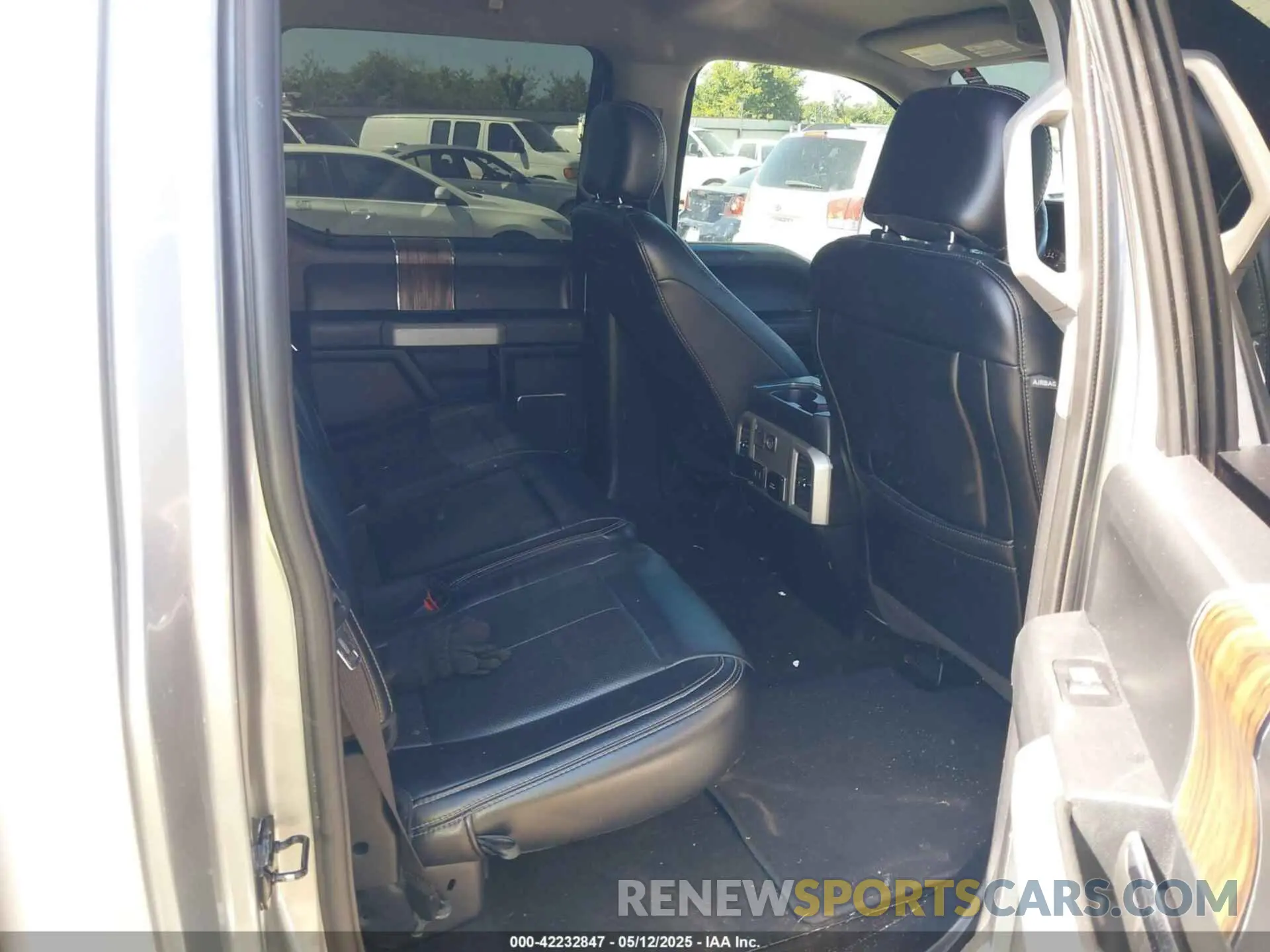 8 Photograph of a damaged car 1FTEW1E56LFA63720 FORD F-150 2020