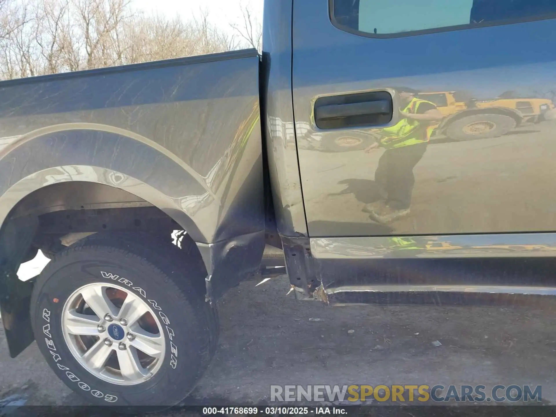 17 Photograph of a damaged car 1FTEW1E58LFA11022 FORD F-150 2020