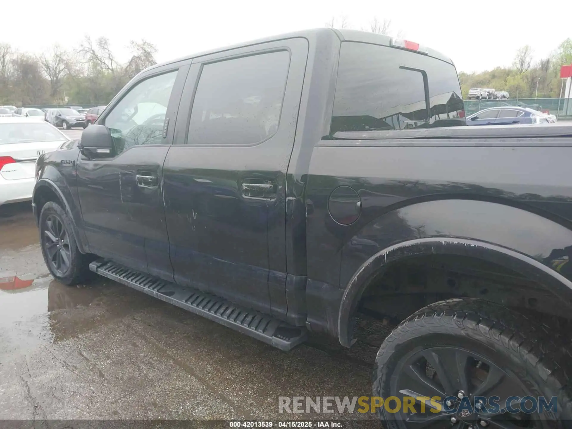 17 Photograph of a damaged car 1FTEW1EP2LFB39127 FORD F-150 2020