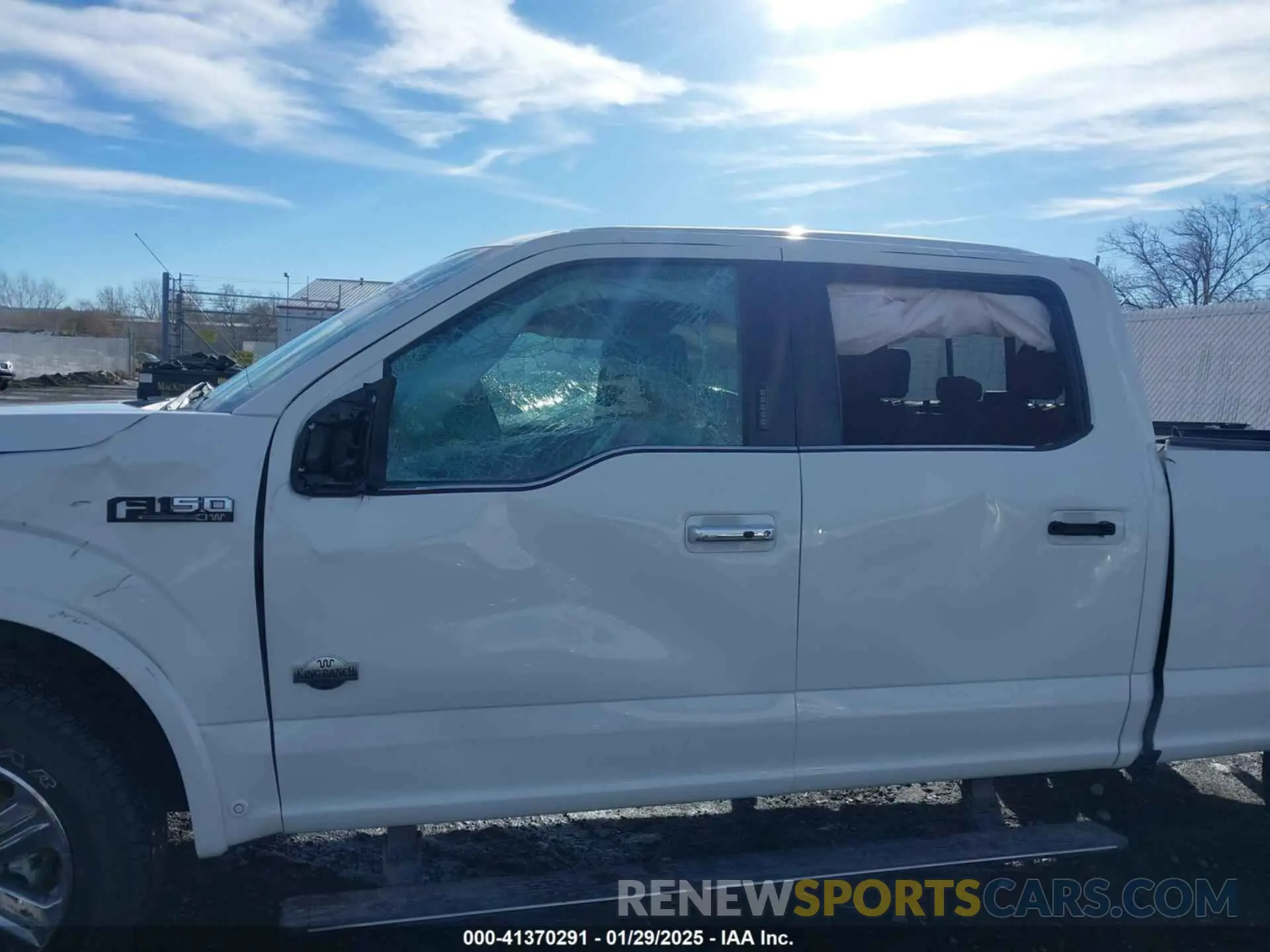 11 Фотография поврежденного автомобиля 1FTFW1E49LFC82635 FORD F-150 2020