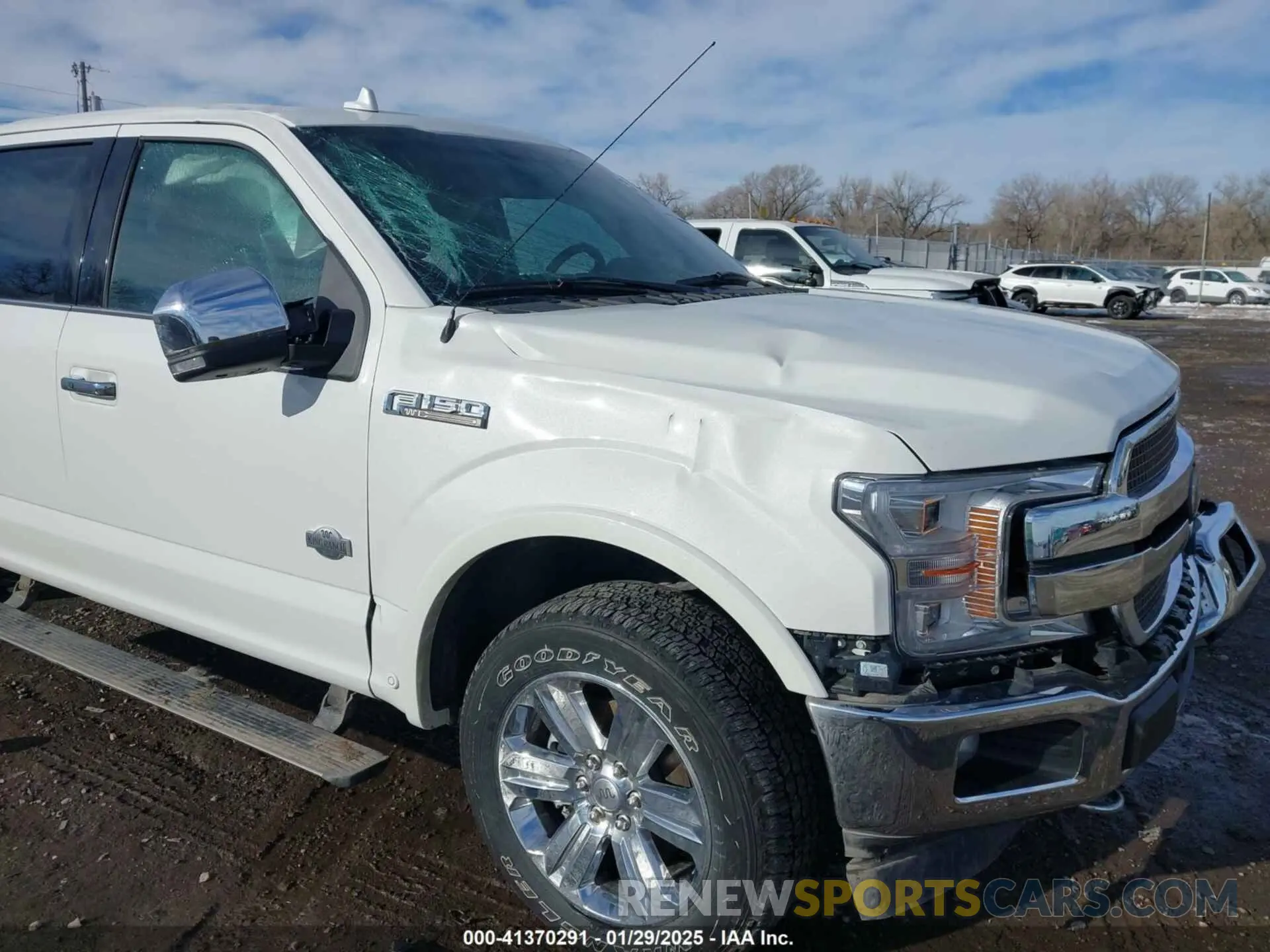 12 Фотография поврежденного автомобиля 1FTFW1E49LFC82635 FORD F-150 2020