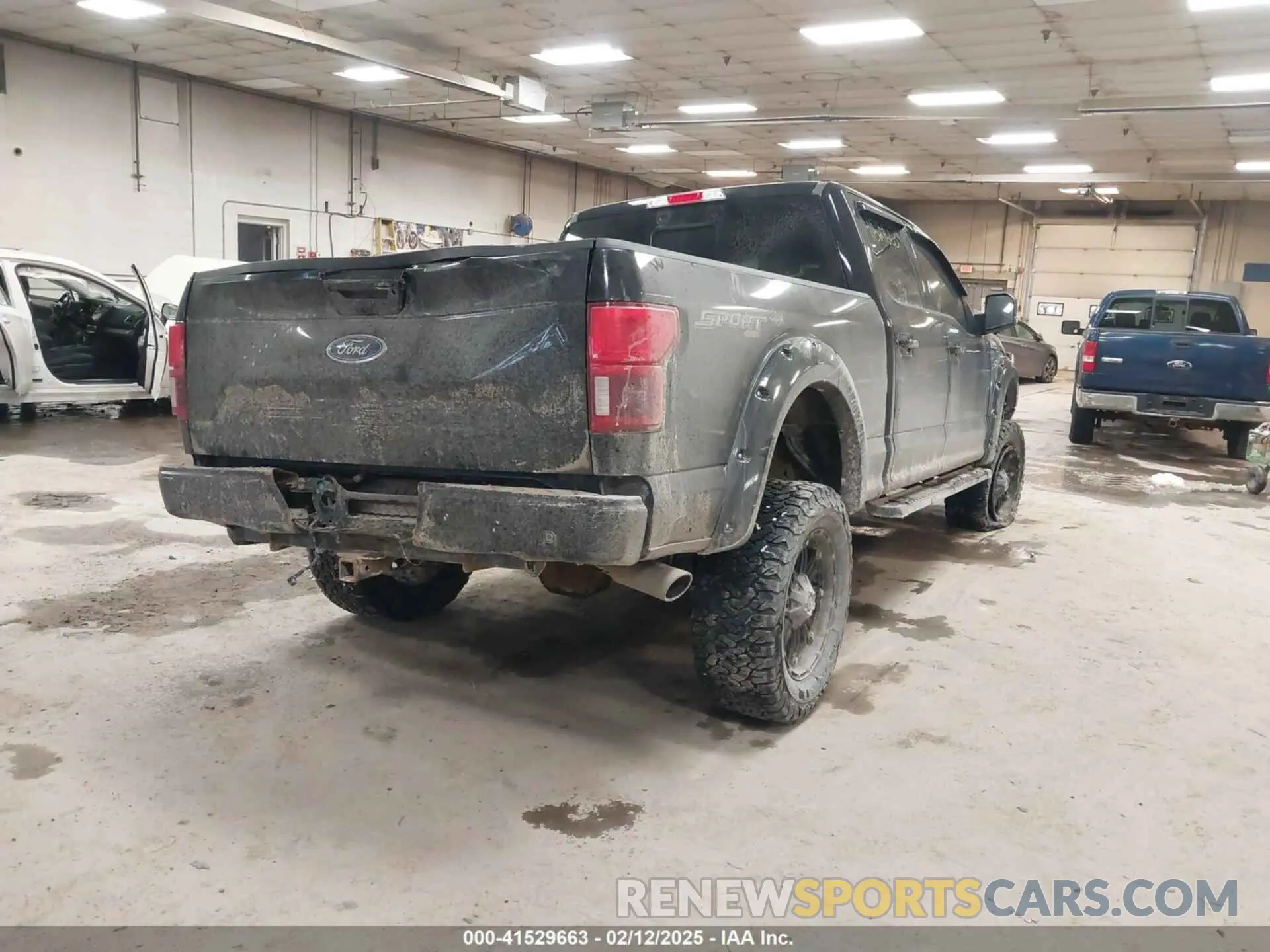 4 Фотография поврежденного автомобиля 1FTFW1E57LFB13397 FORD F-150 2020