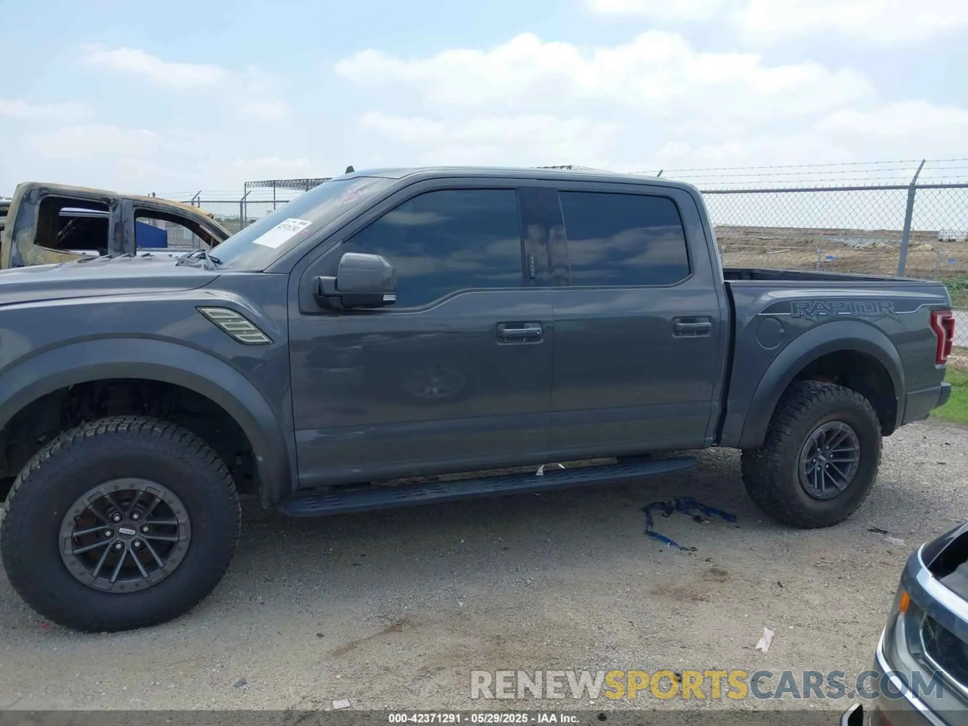 14 Фотография поврежденного автомобиля 1FTFW1RG4LFB19802 FORD F-150 2020