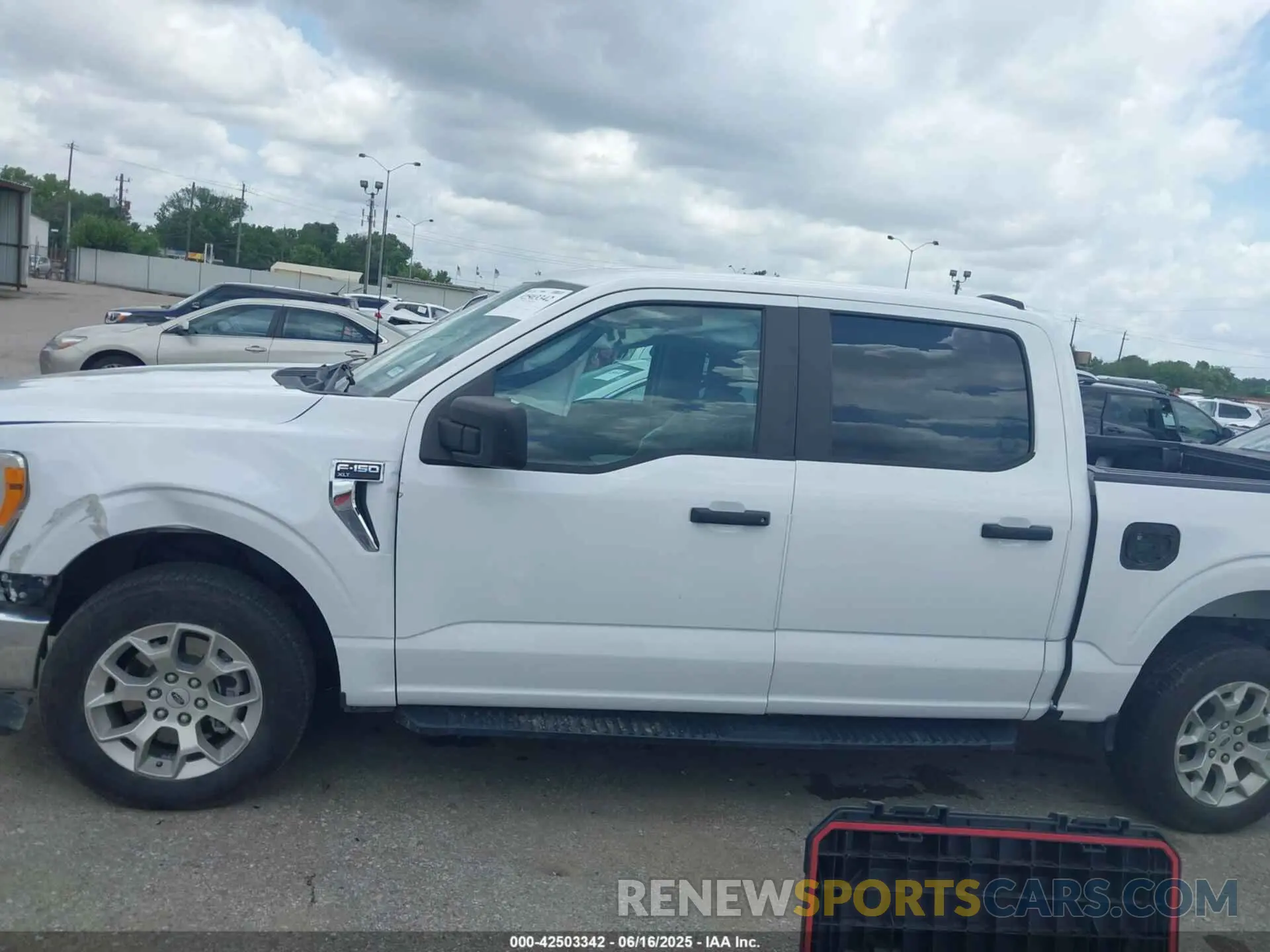 14 Photograph of a damaged car 1FTEW1C50MKE82061 FORD F-150 2021