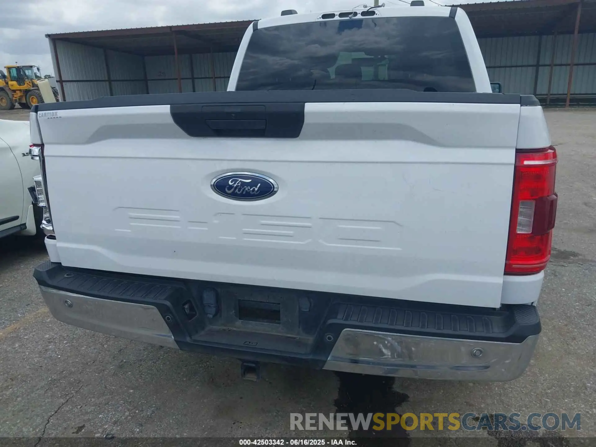 16 Photograph of a damaged car 1FTEW1C50MKE82061 FORD F-150 2021