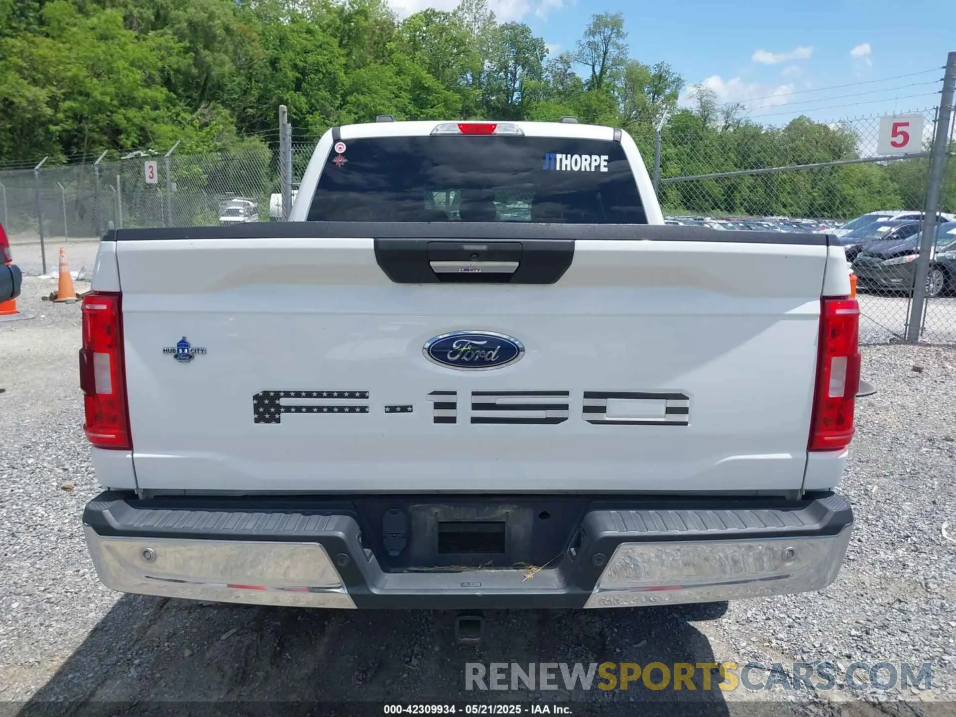 16 Photograph of a damaged car 1FTEW1C52MFB80117 FORD F-150 2021
