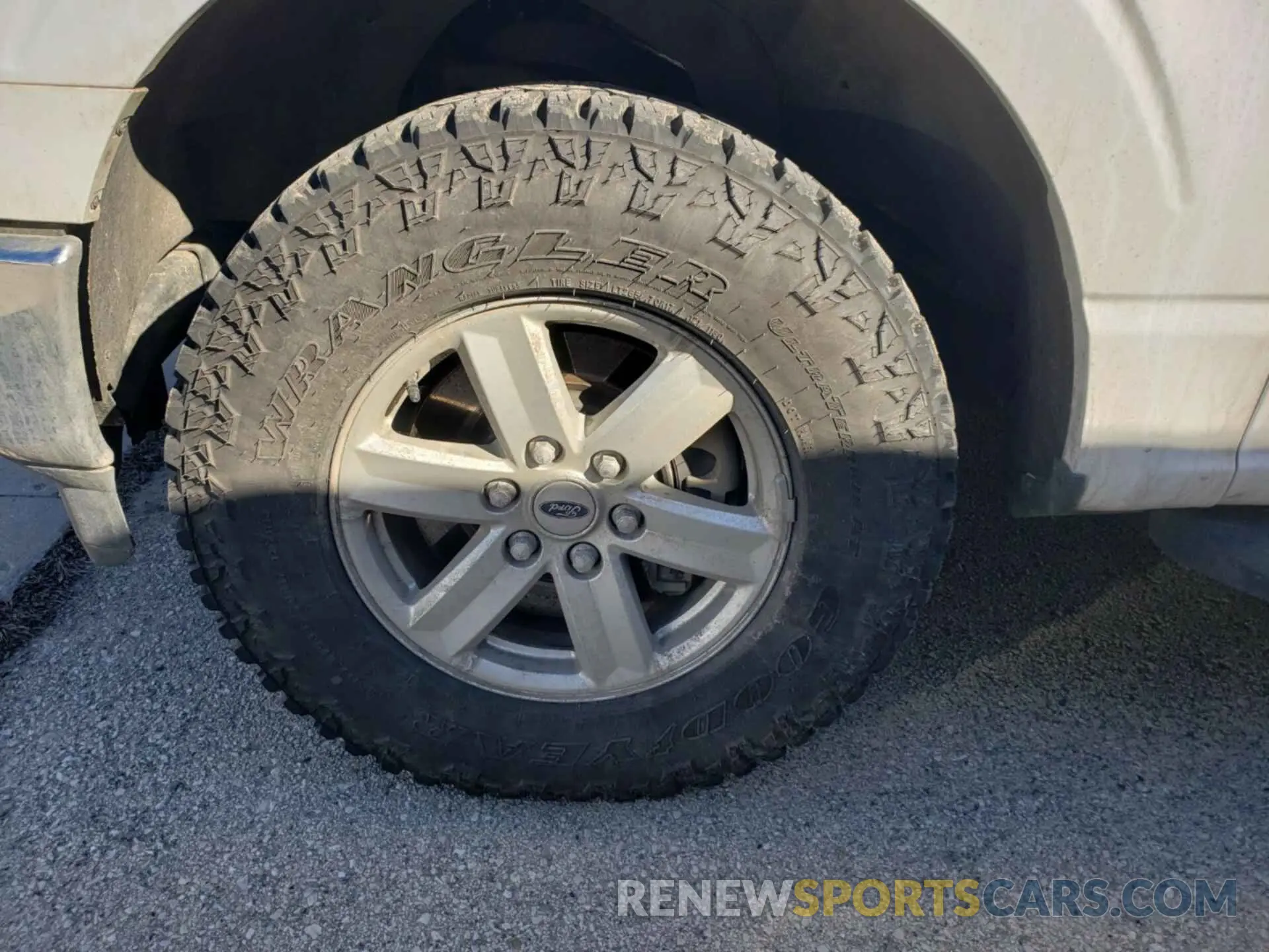 3 Photograph of a damaged car 1FTEX1EP1MKE25931 FORD F-150 2021