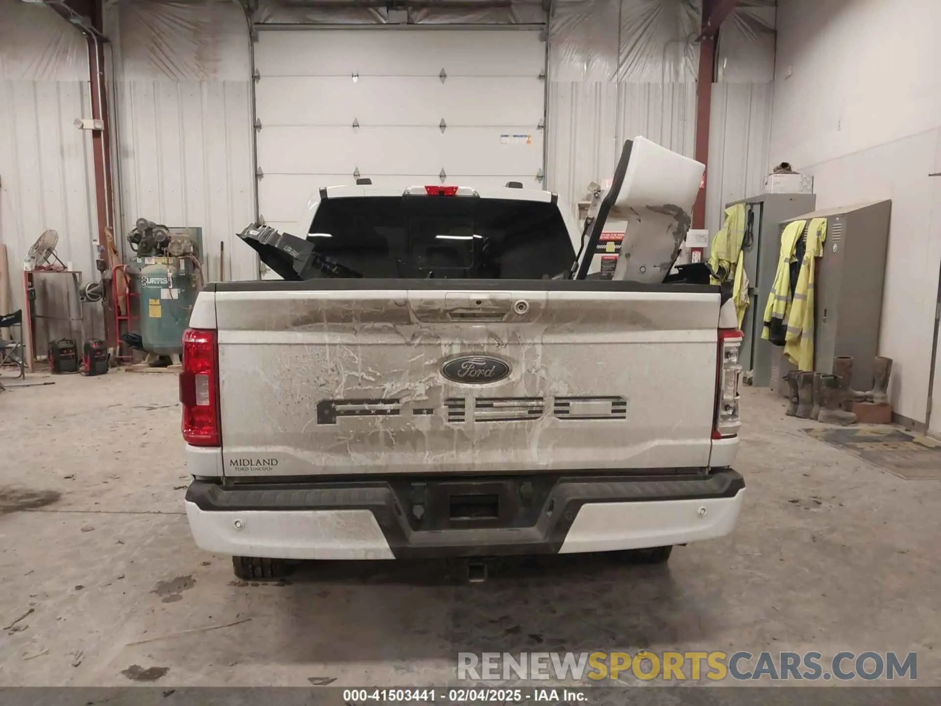 17 Photograph of a damaged car 1FTFW1E51MFC25971 FORD F-150 2021