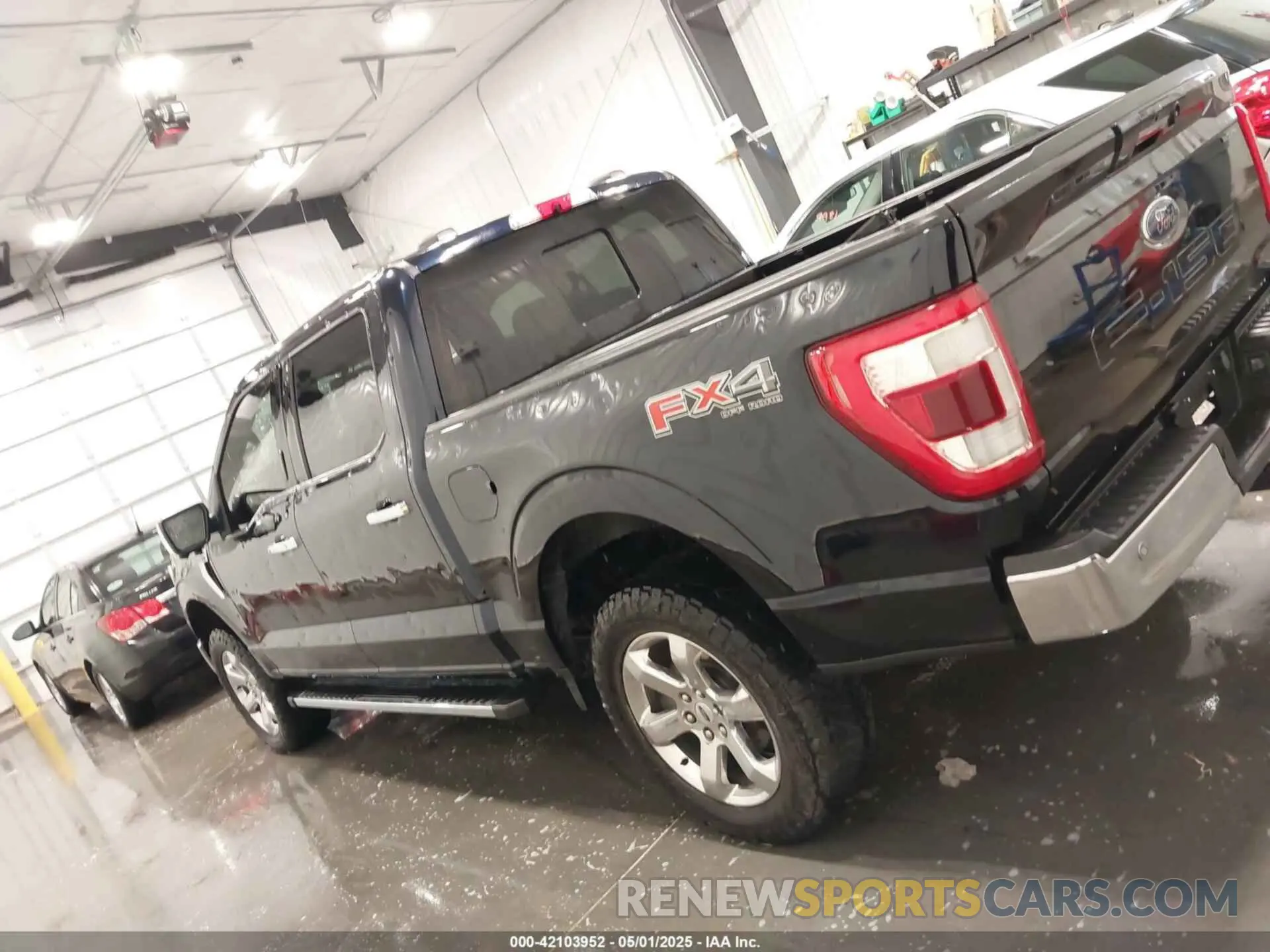 14 Photograph of a damaged car 1FTFW1E51MFC28143 FORD F-150 2021