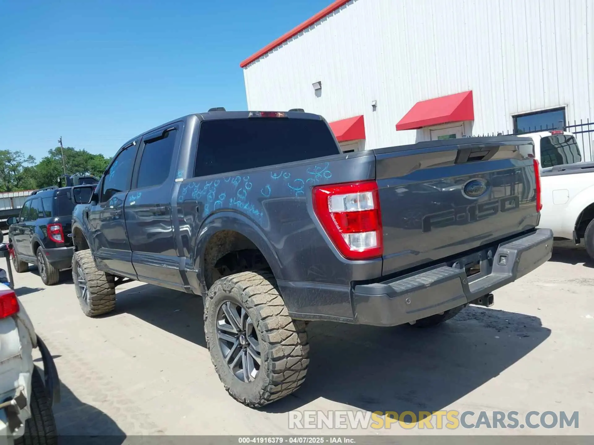 14 Photograph of a damaged car 1FTFW1E52MFB42324 FORD F-150 2021