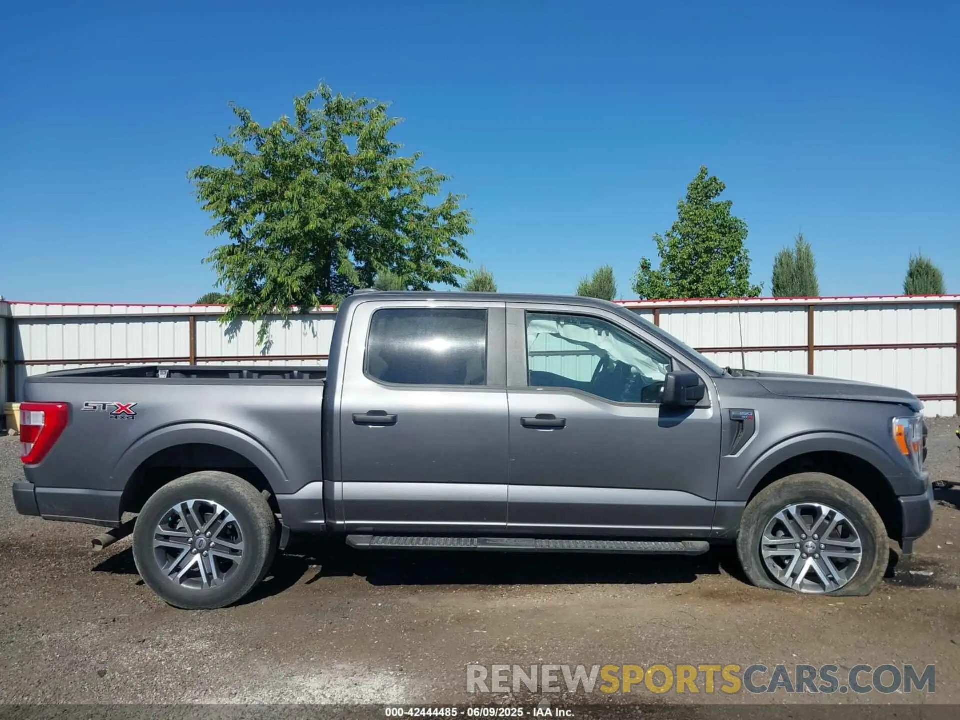 14 Фотография поврежденного автомобиля 1FTFW1E53MFB95002 FORD F-150 2021