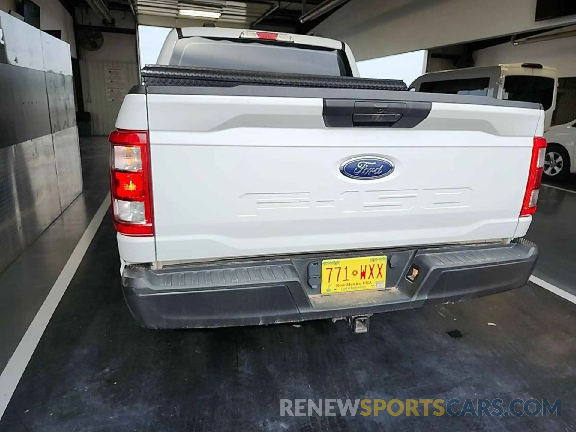 33 Photograph of a damaged car 1FTFW1E54MFB63739 FORD F-150 2021