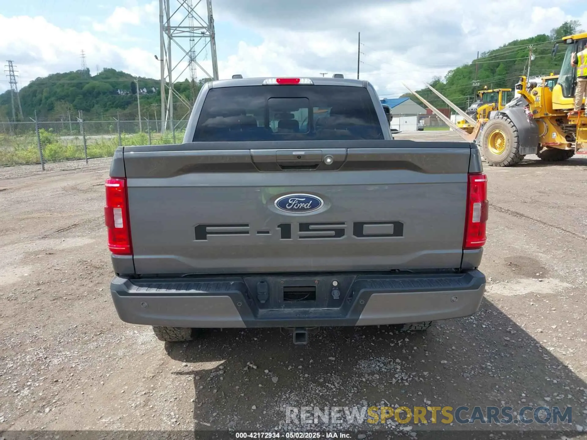 17 Photograph of a damaged car 1FTFW1E56MKE74015 FORD F-150 2021
