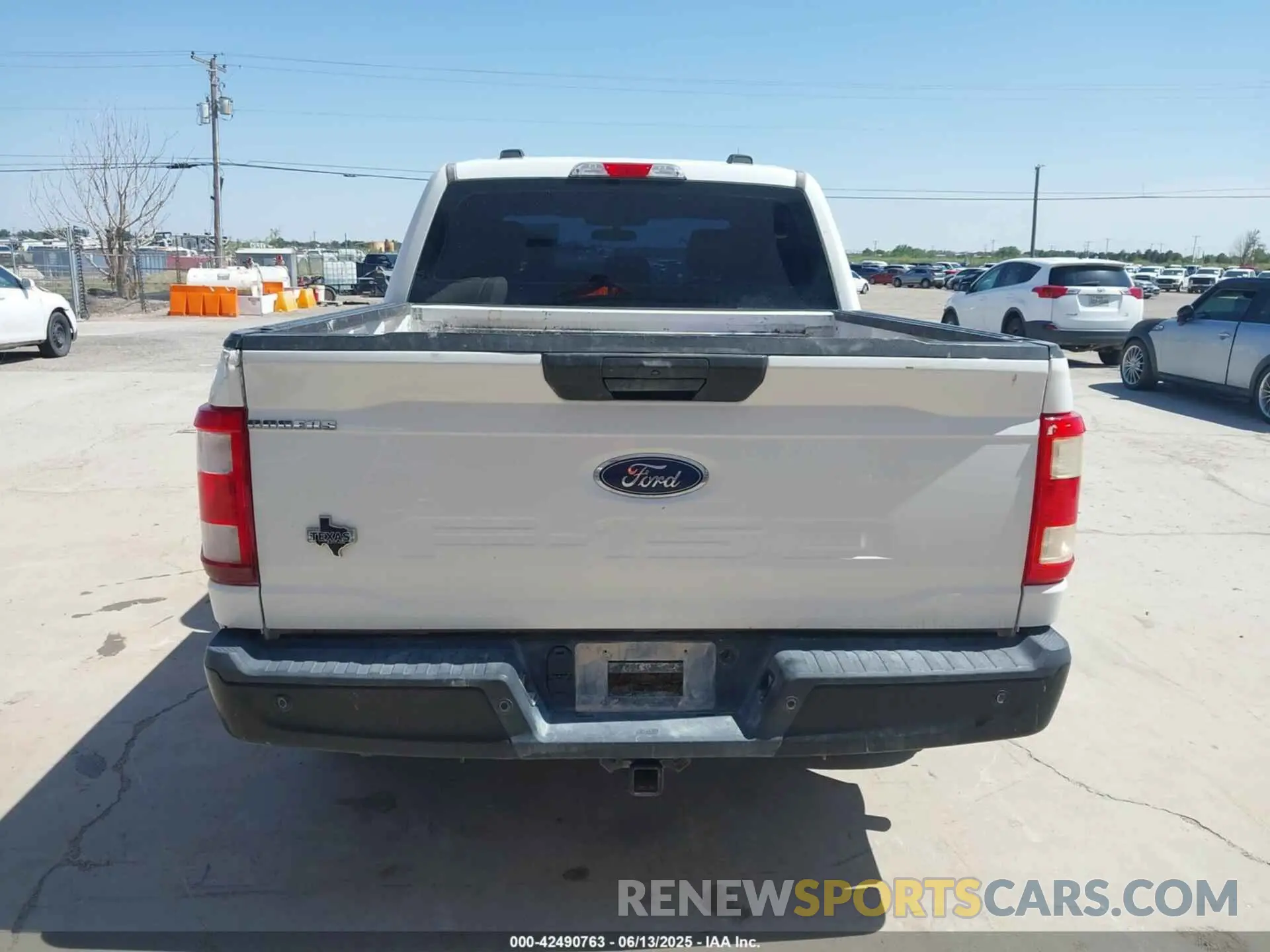 16 Photograph of a damaged car 1FTFW1E57MFA90348 FORD F-150 2021