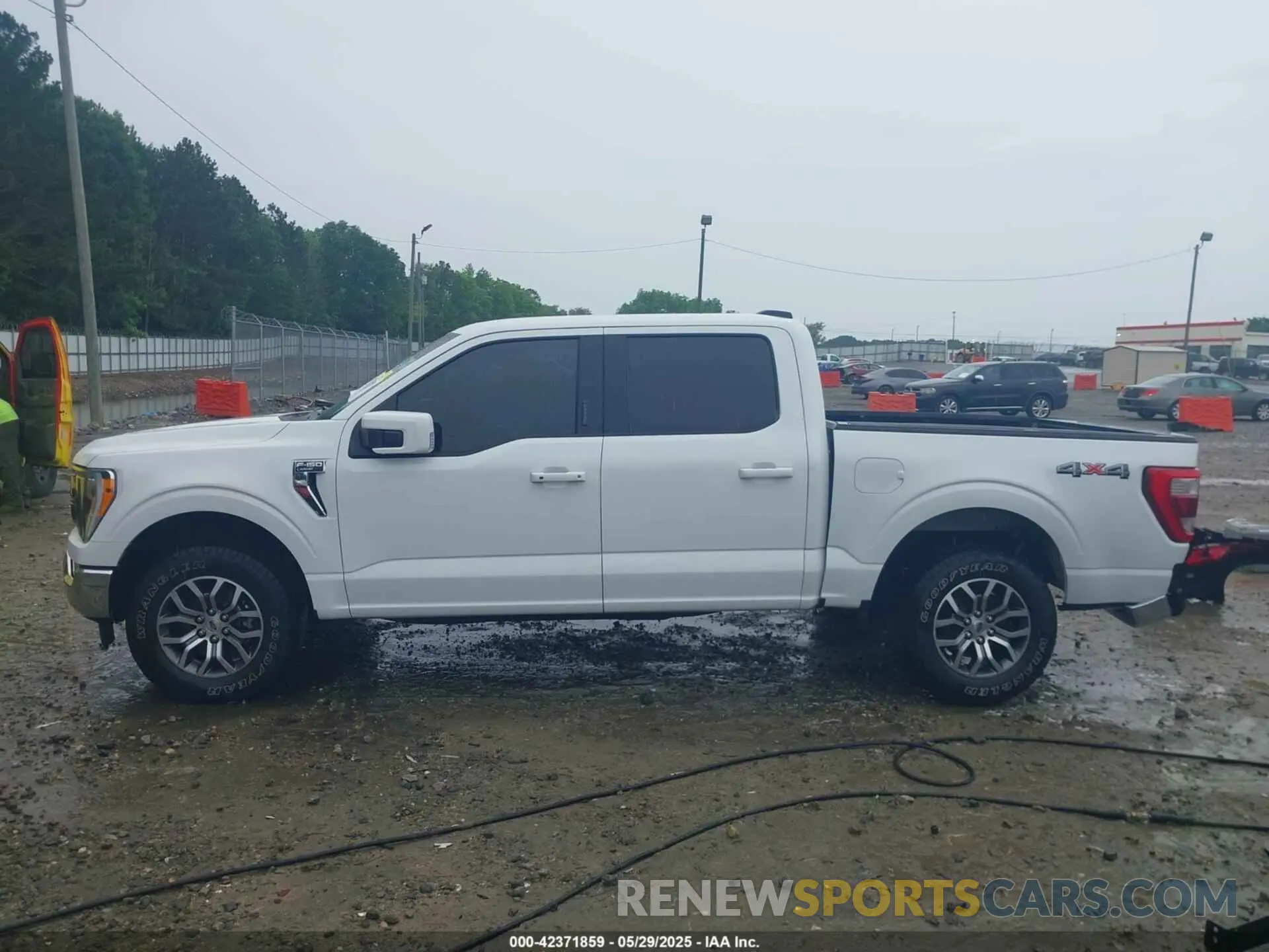 14 Photograph of a damaged car 1FTFW1E58MFC58112 FORD F-150 2021