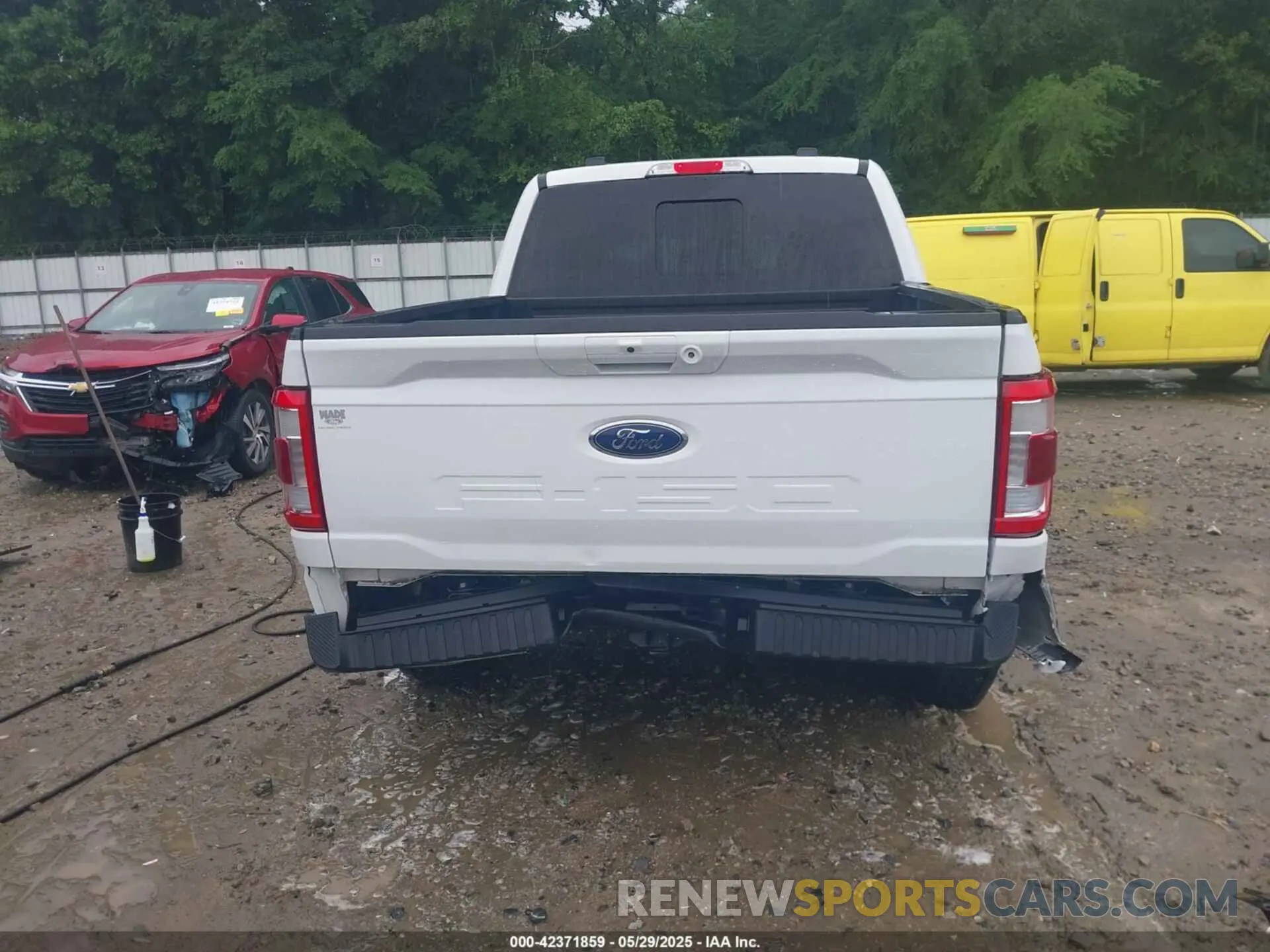 16 Photograph of a damaged car 1FTFW1E58MFC58112 FORD F-150 2021