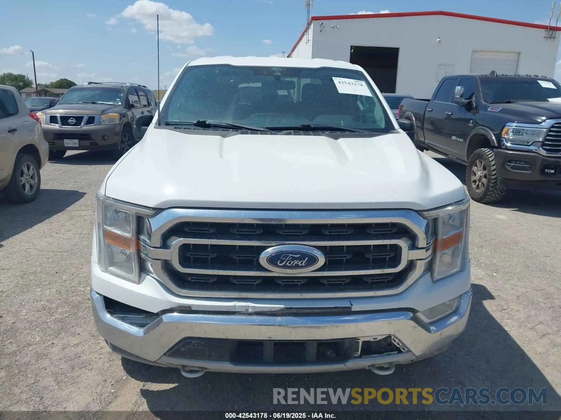 12 Photograph of a damaged car 1FTFW1E80MFC72662 FORD F-150 2021