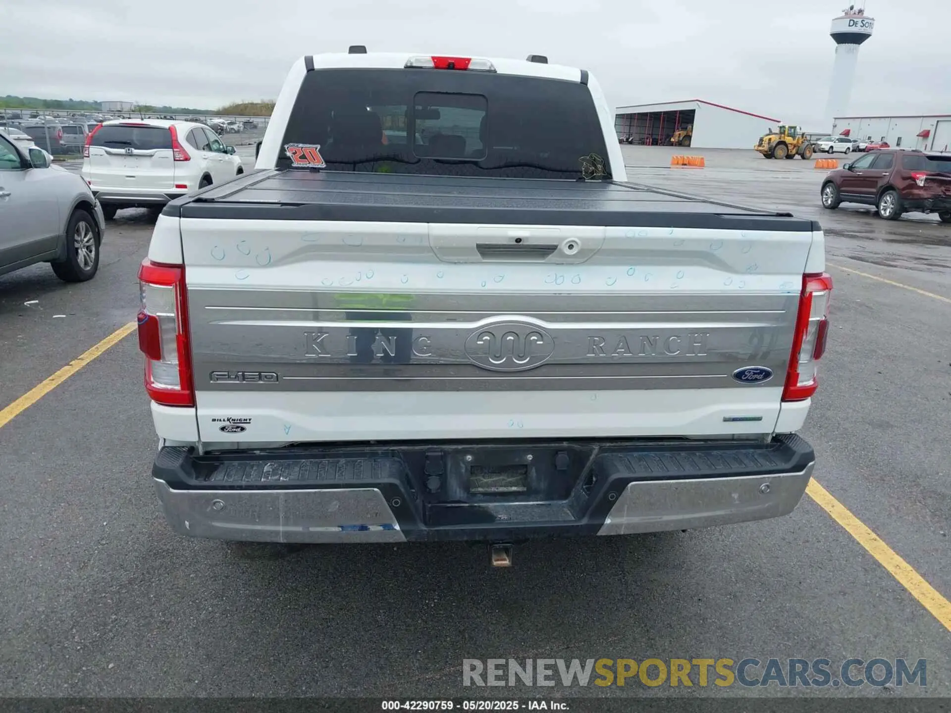 16 Photograph of a damaged car 1FTFW1E81MFA33895 FORD F-150 2021