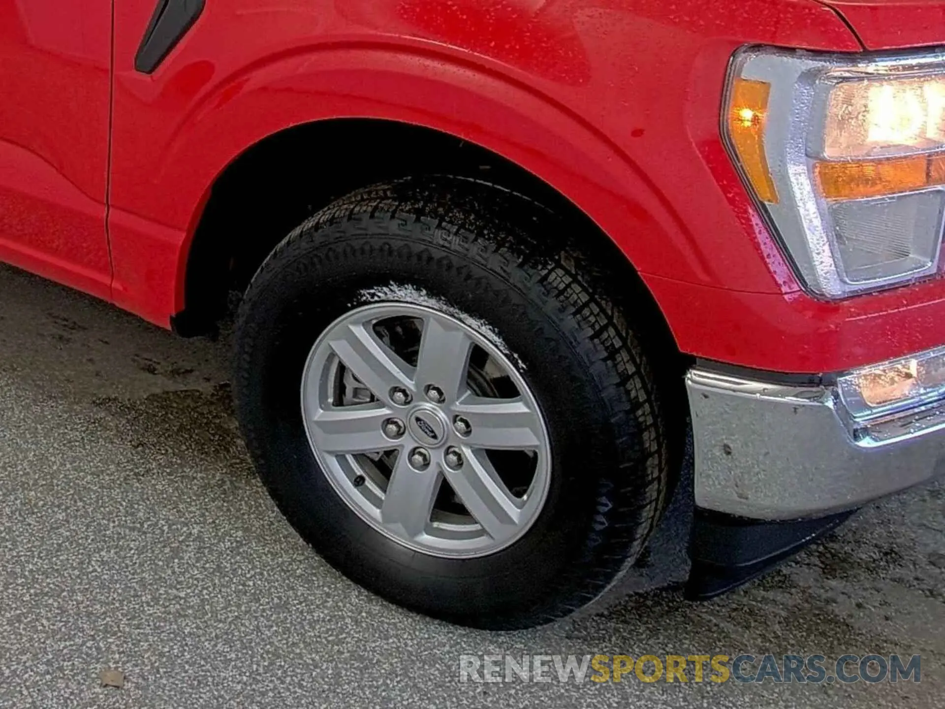 35 Photograph of a damaged car 1FTFW1E83MKE96113 FORD F-150 2021